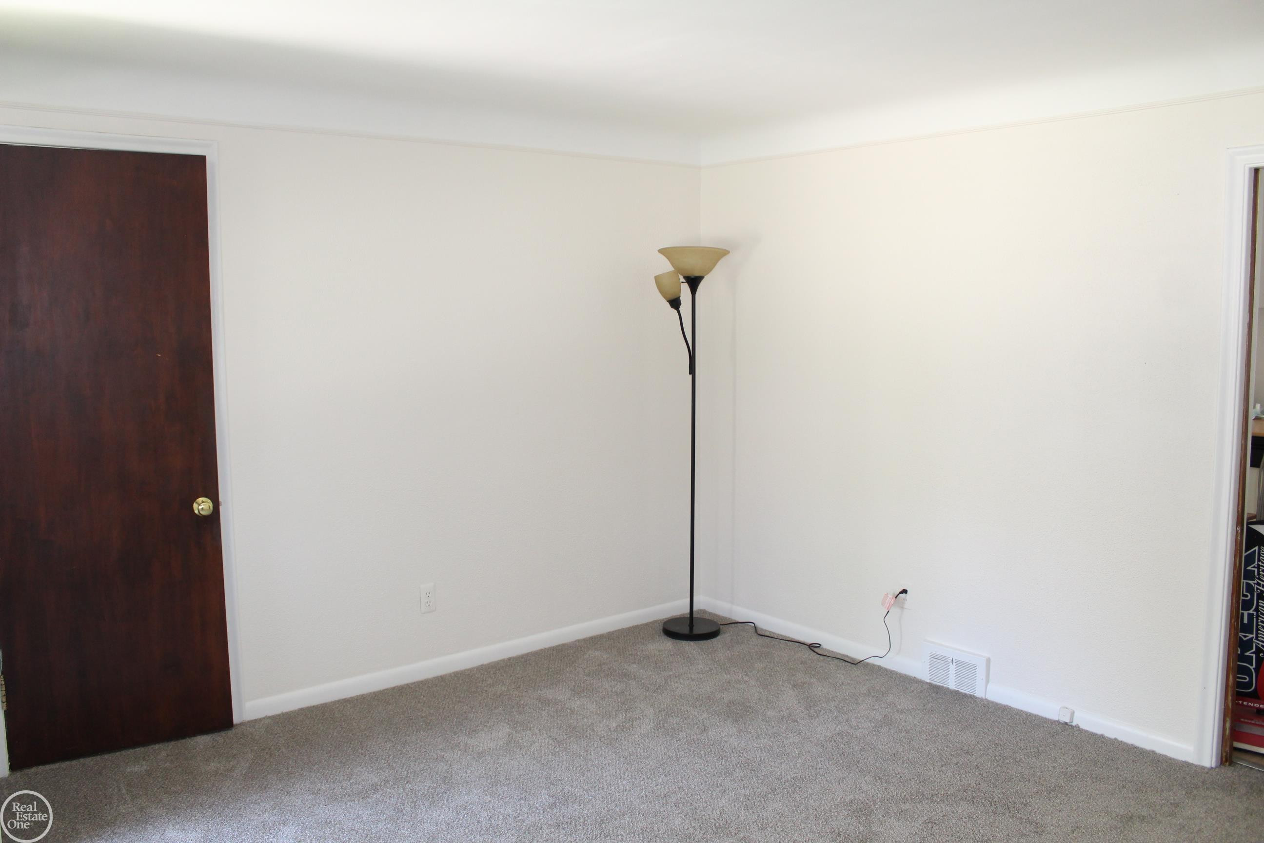 21760 Pleasant Road, Eastpointe, MI 48021 — Photo 11