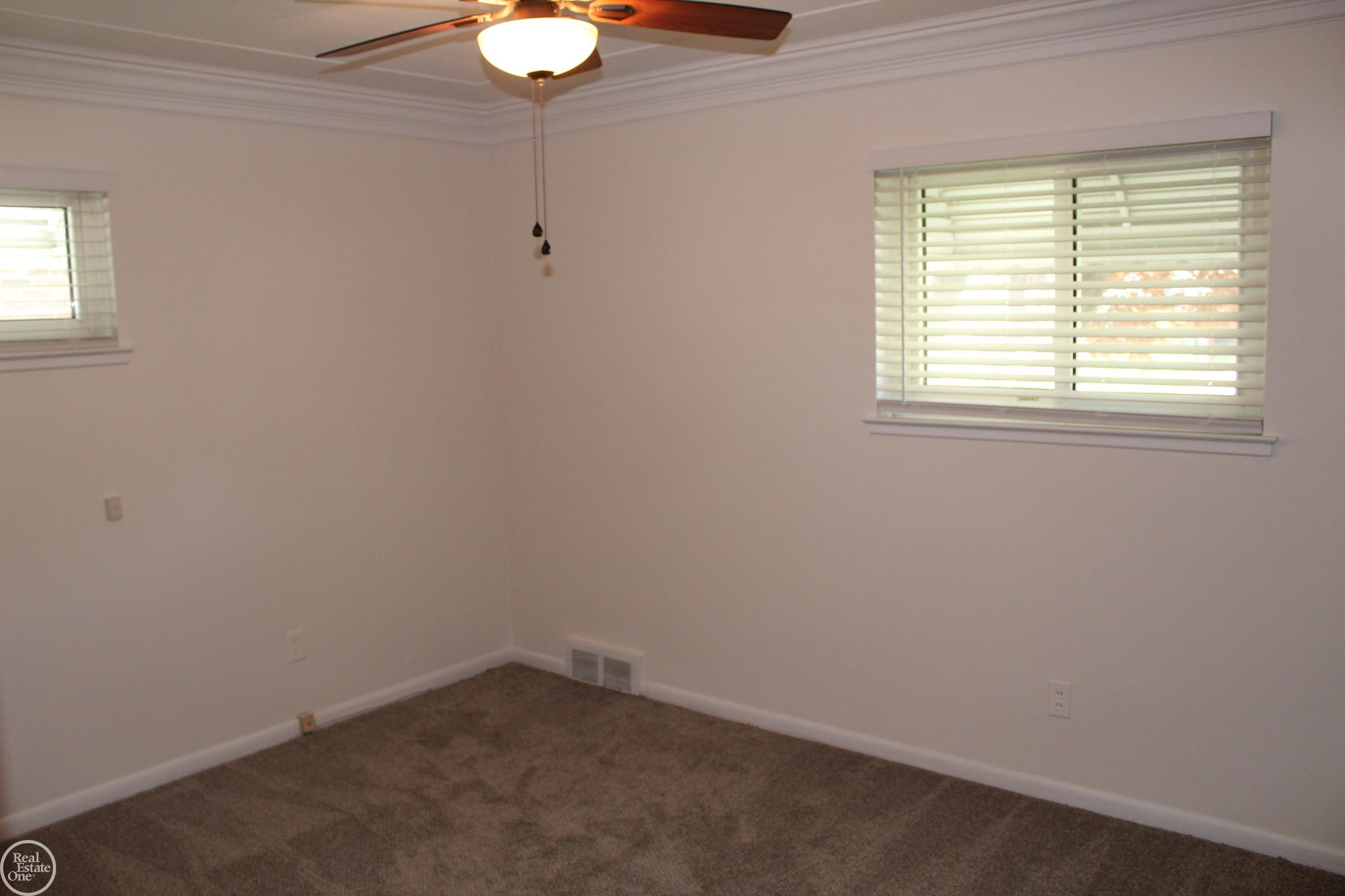 21760 Pleasant Road, Eastpointe, MI 48021 — Photo 13