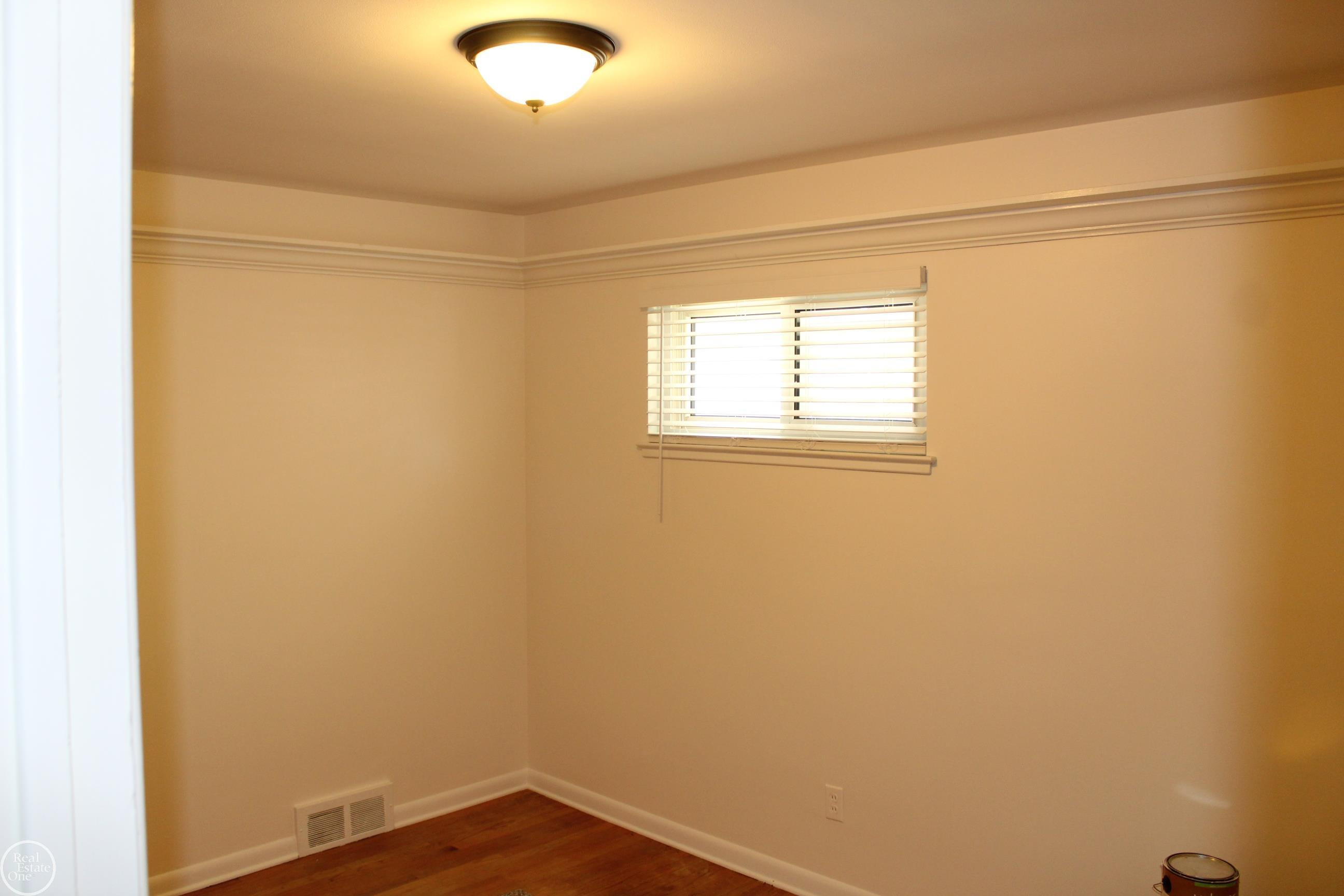 21760 Pleasant Road, Eastpointe, MI 48021 — Photo 14