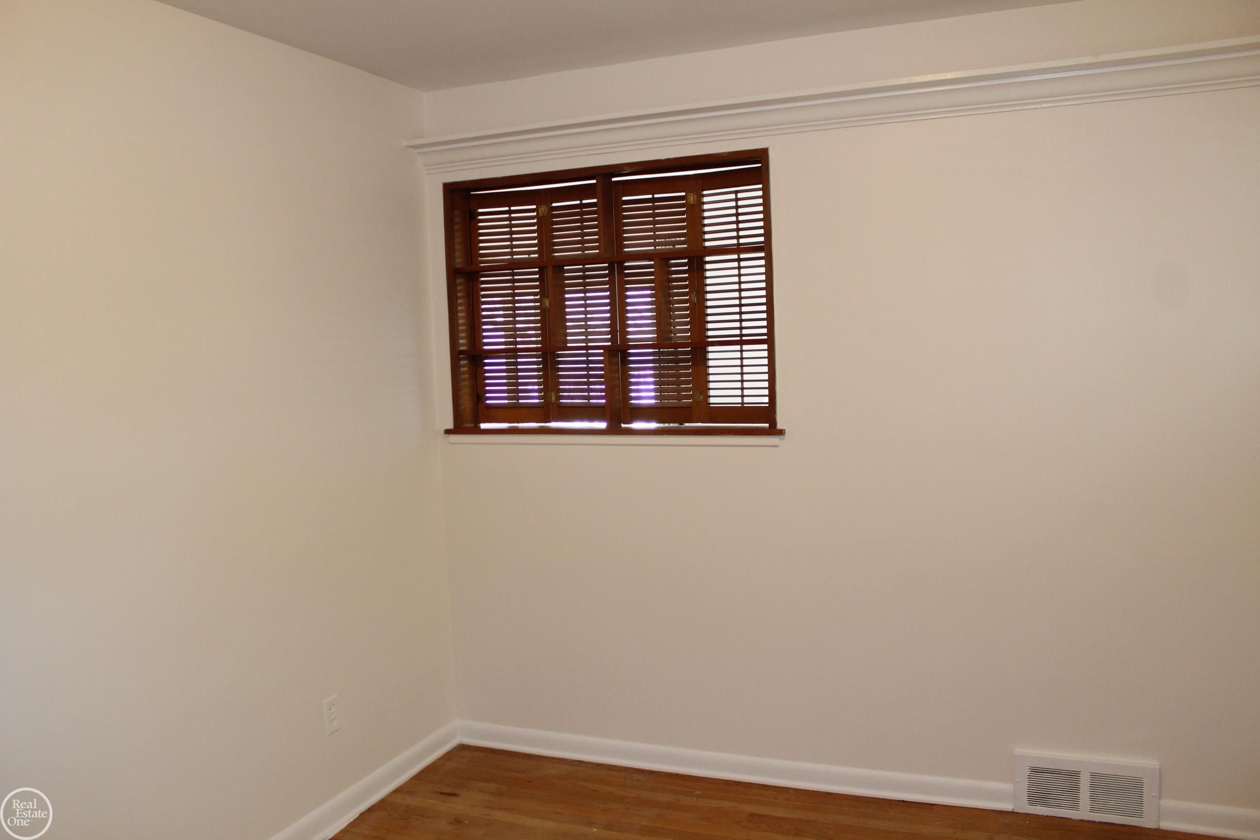21760 Pleasant Road, Eastpointe, MI 48021 — Photo 15