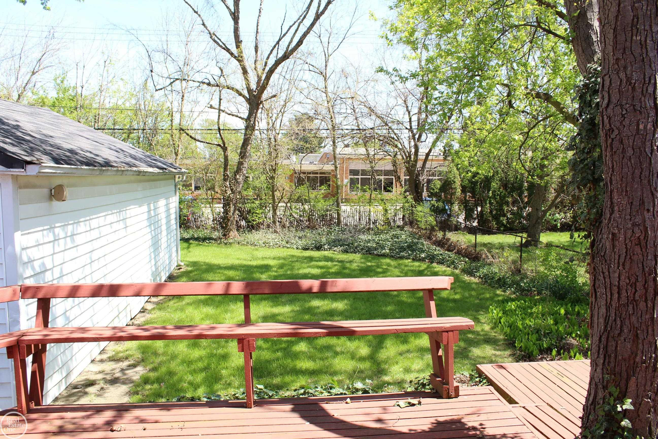 21760 Pleasant Road, Eastpointe, MI 48021 — Photo 20