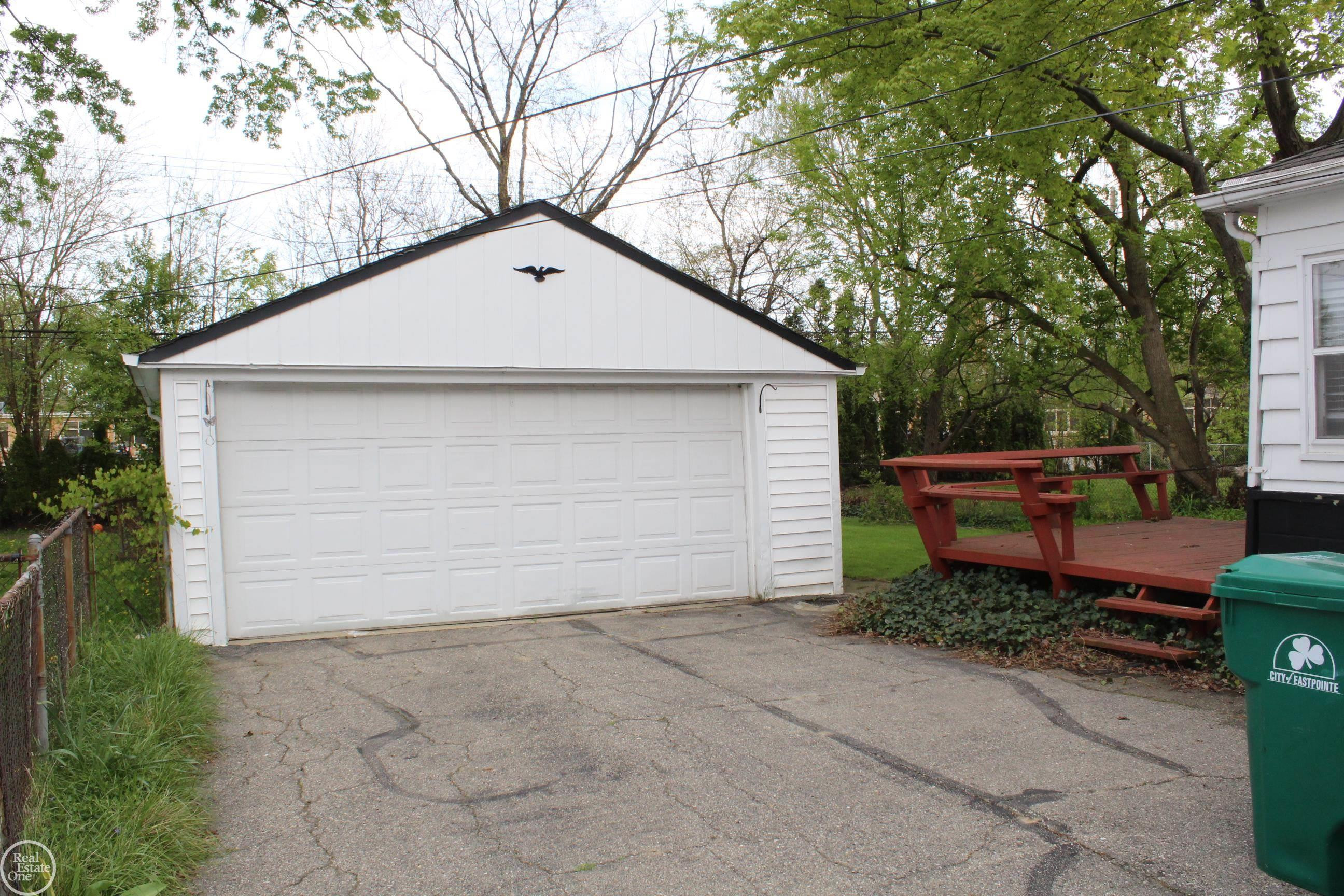 21760 Pleasant Road, Eastpointe, MI 48021 — Photo 23