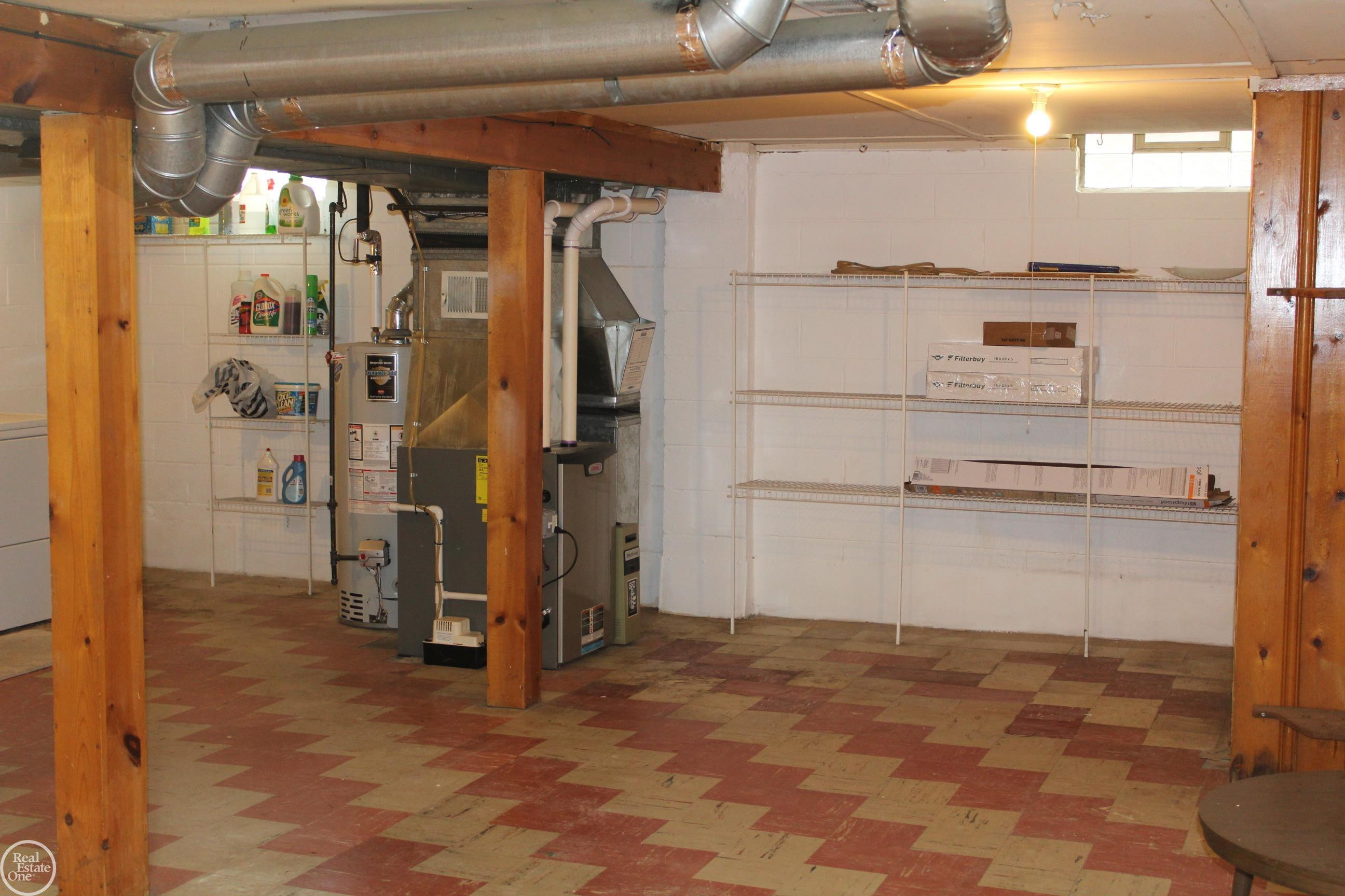 21760 Pleasant Road, Eastpointe, MI 48021 — Photo 29