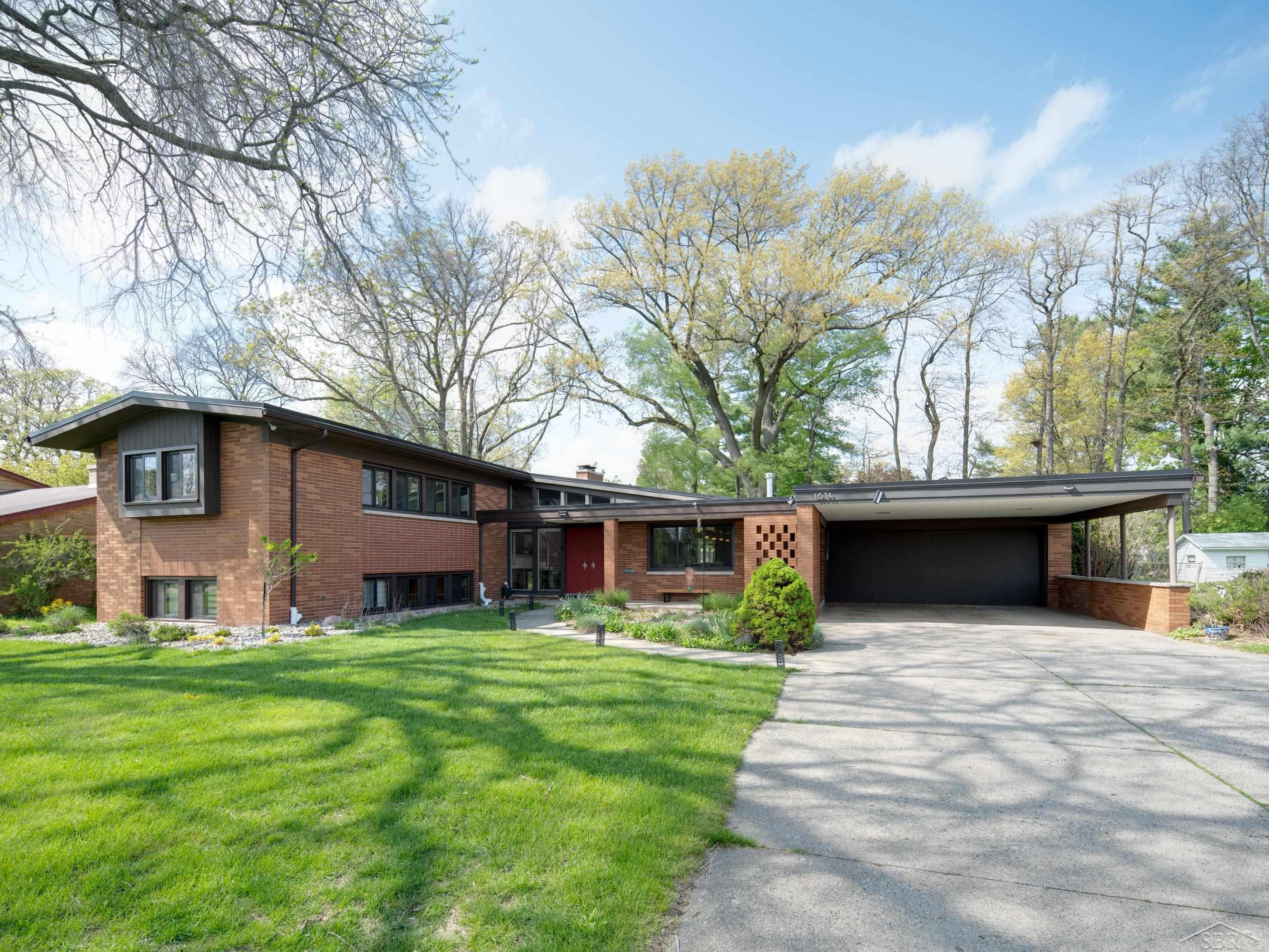 1631 Walnut Heights Drive, East Lansing, MI 48823 — Photo 2