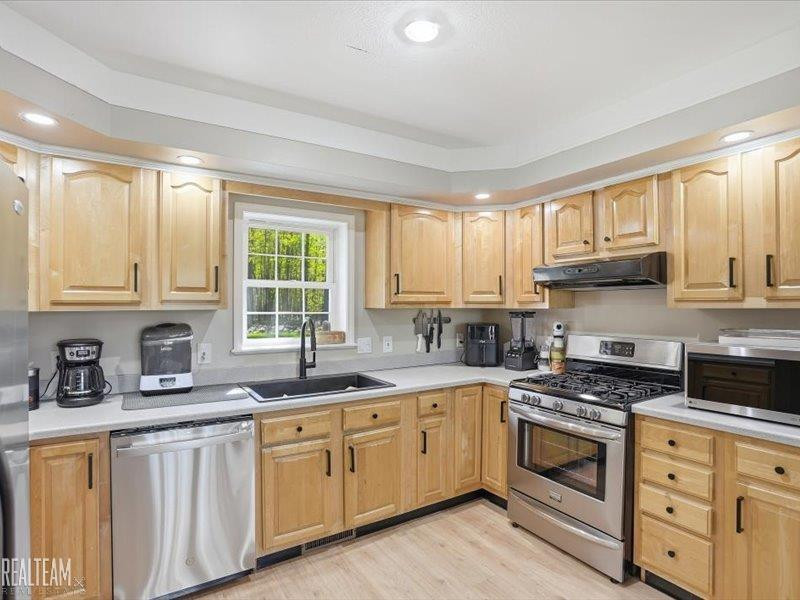 7932 Kilgore Road, MI 48006 — Photo 9
