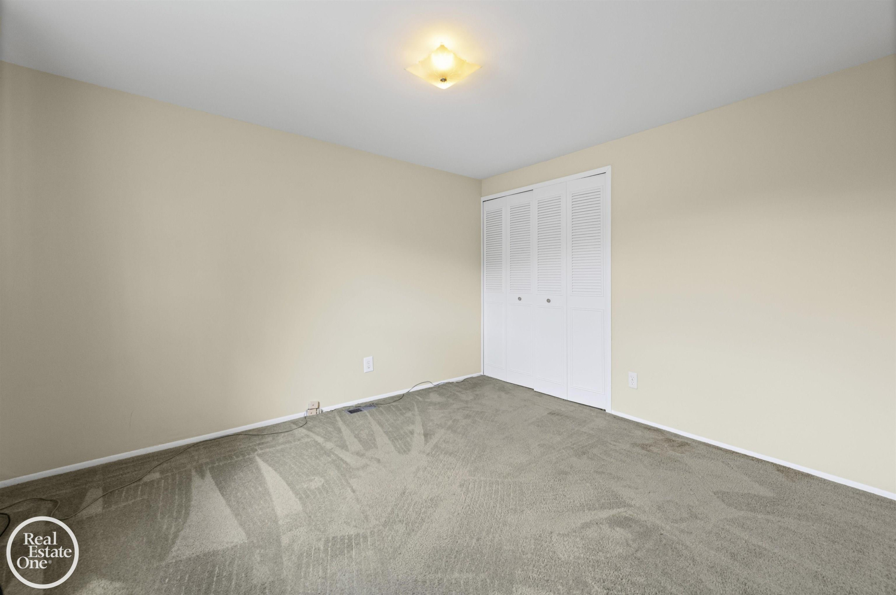20004 Parkside Street, Saint Clair Shores, MI 48080 — Photo 14