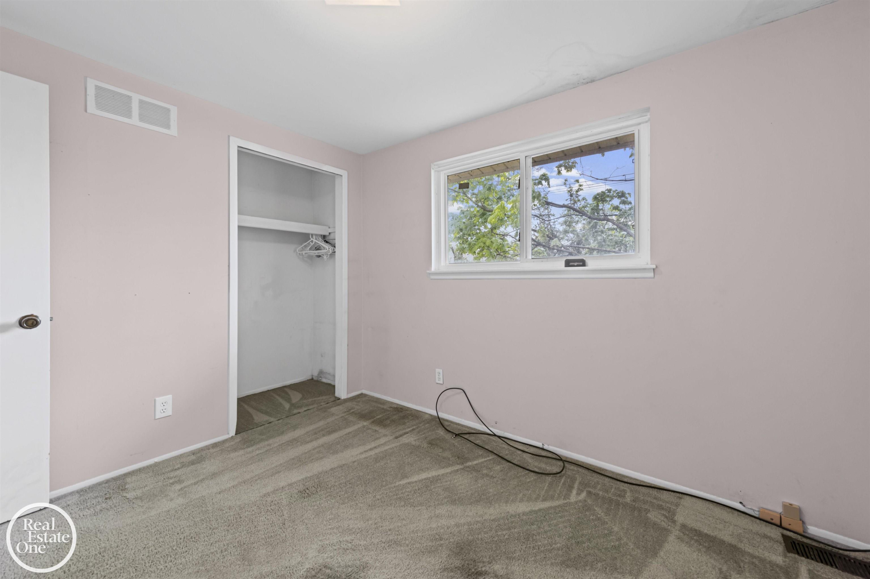 20004 Parkside Street, Saint Clair Shores, MI 48080 — Photo 17