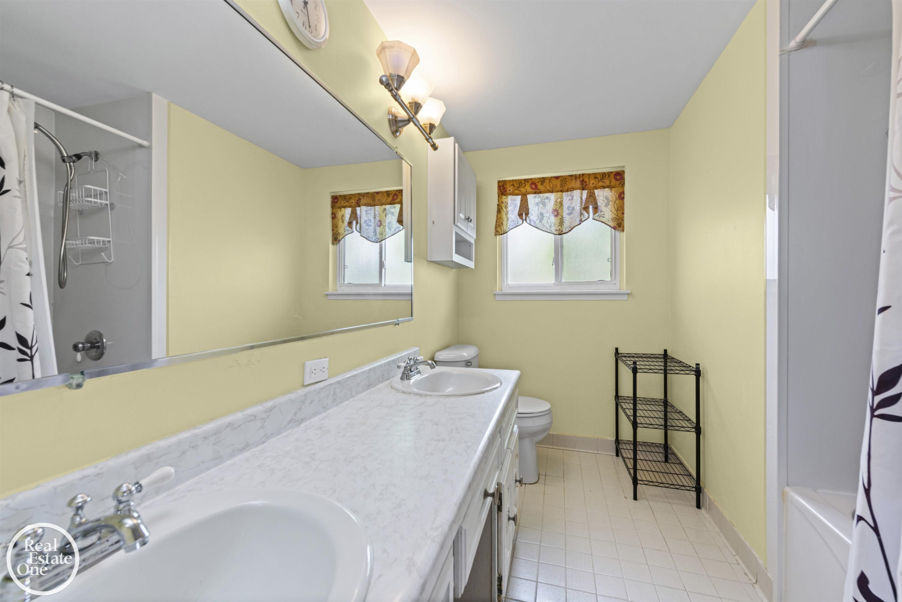 20004 Parkside Street, Saint Clair Shores, MI 48080 — Photo 18