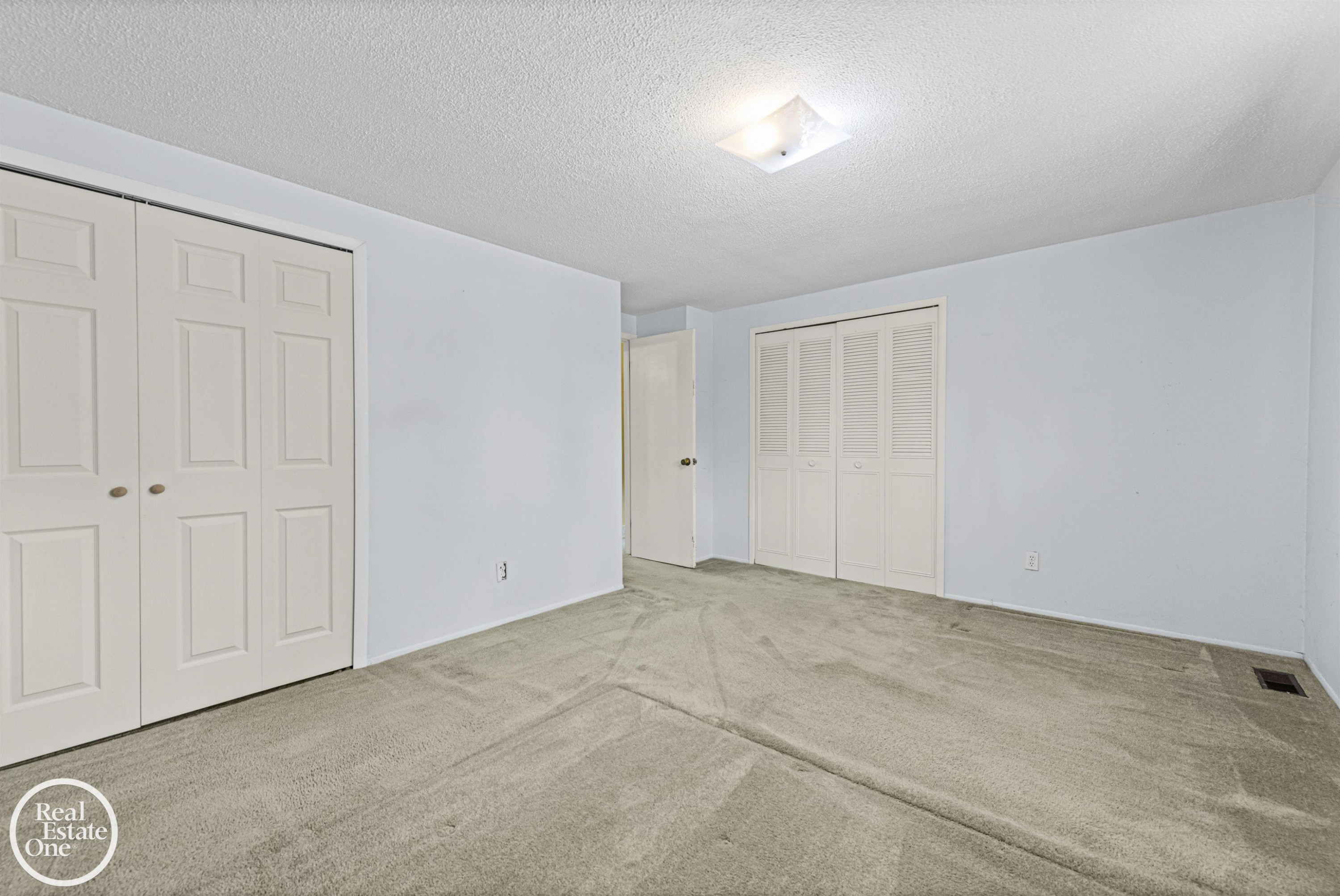 20004 Parkside Street, Saint Clair Shores, MI 48080 — Photo 21