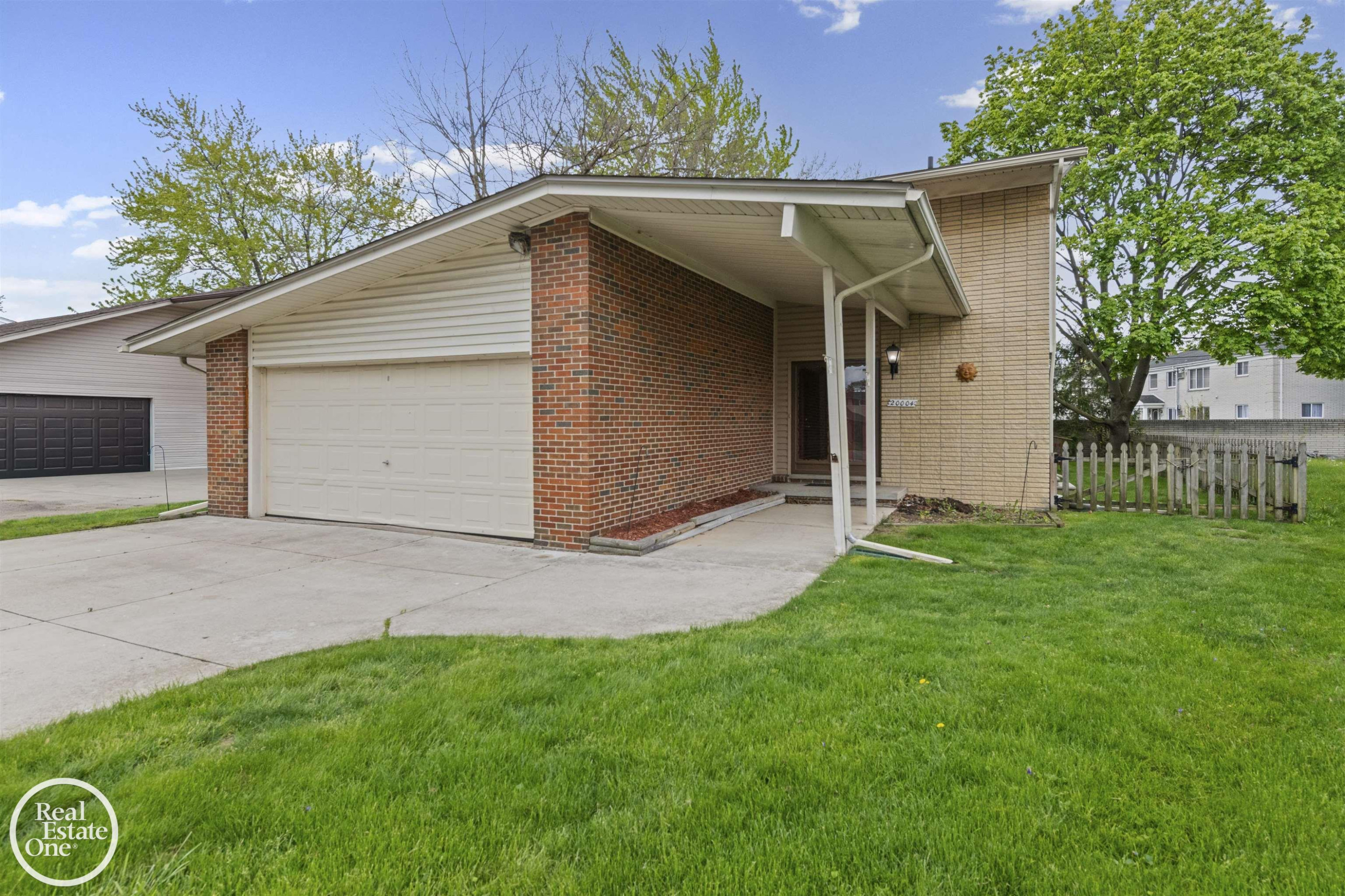 20004 Parkside Street, Saint Clair Shores, MI 48080 — Photo 31
