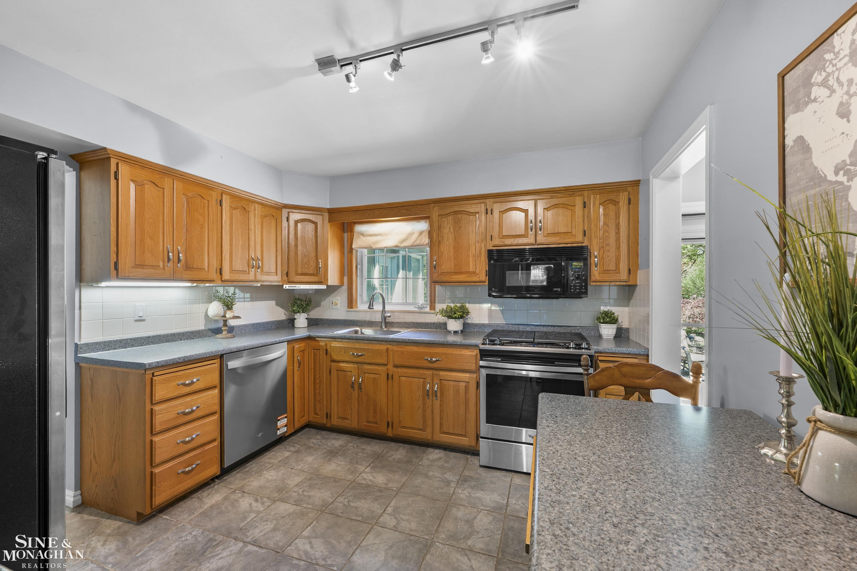 21615 Alexander Street, Saint Clair Shores, MI 48081 — Photo 17