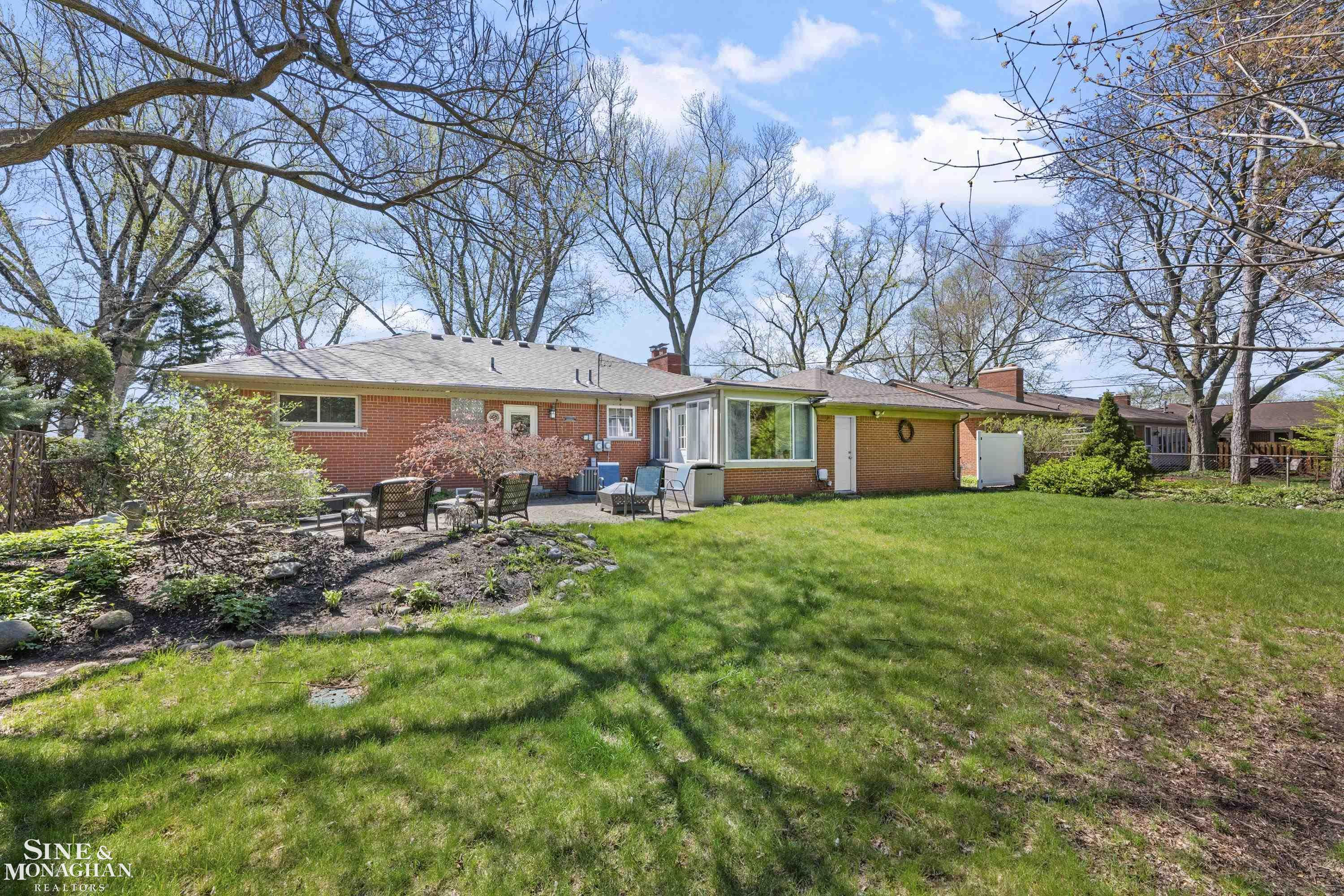 21615 Alexander Street, Saint Clair Shores, MI 48081 — Photo 33
