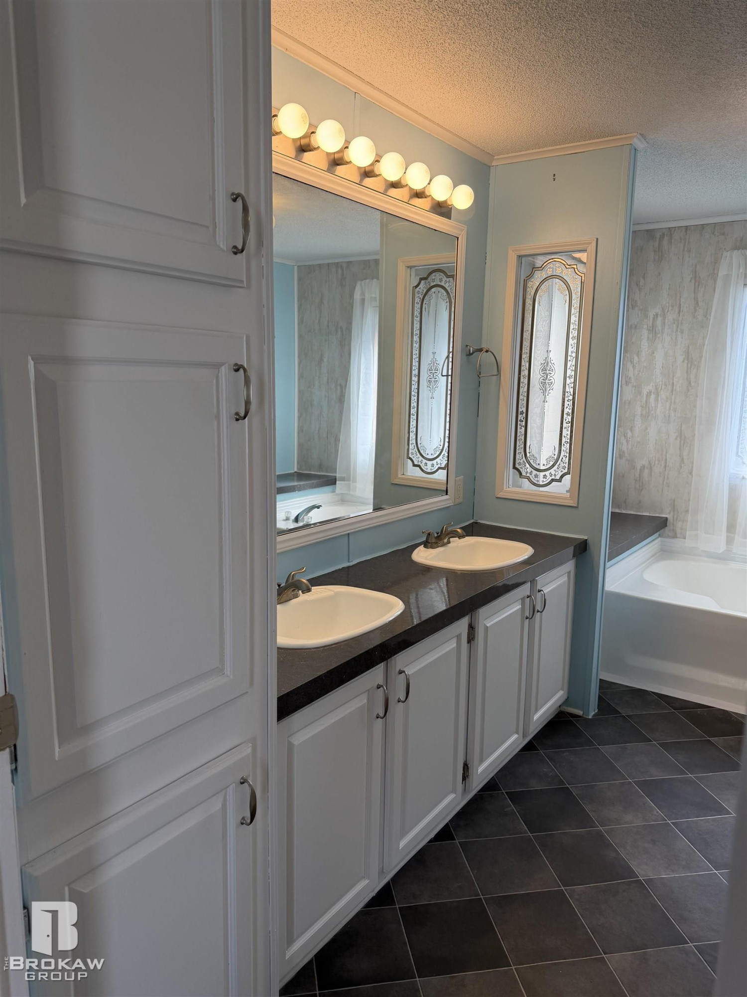 6134 E Bentwood Circle, White Lake, MI 48383 — Photo 17