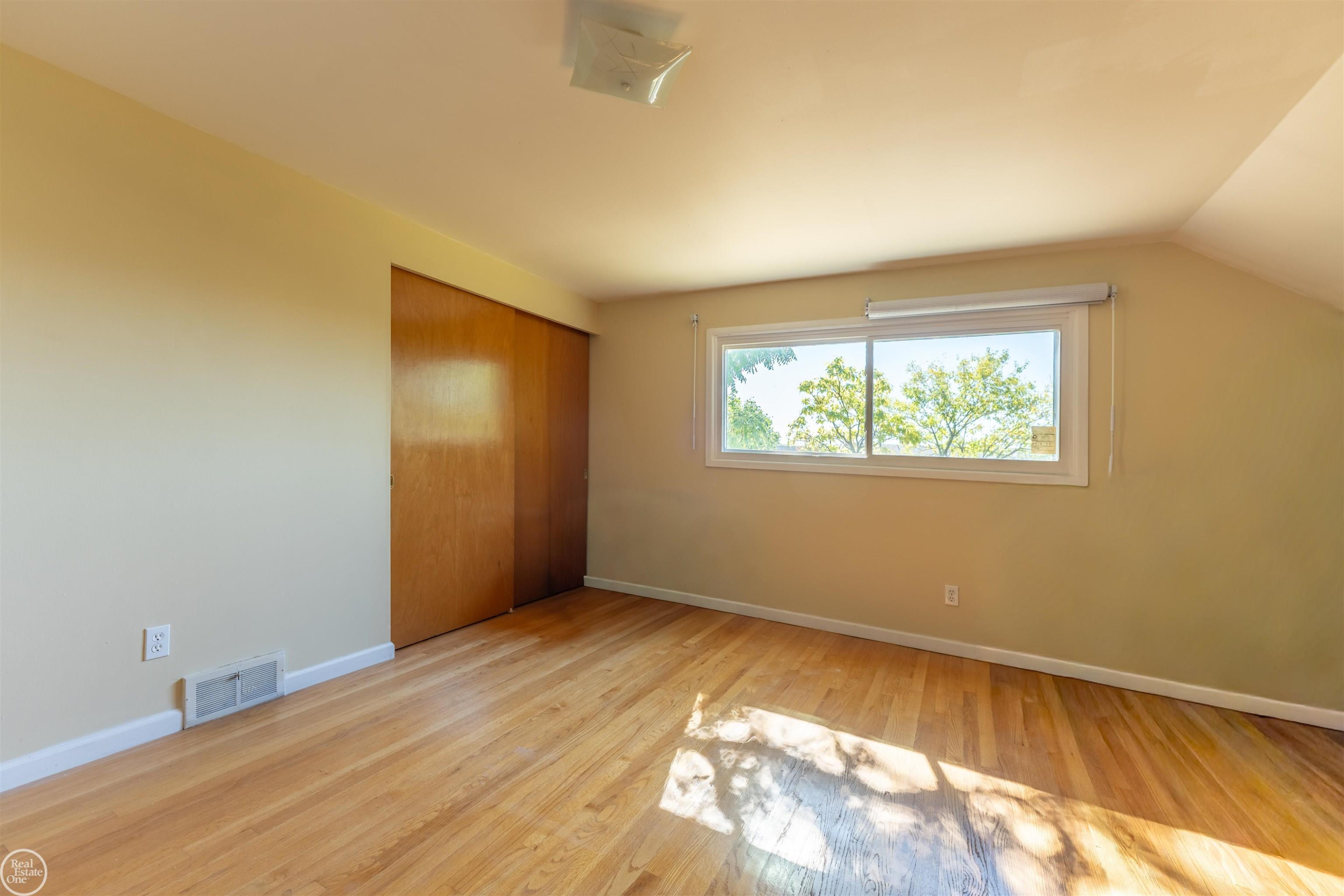 41466 Dequindre Road, Sterling Heights, MI 48314 — Photo 26