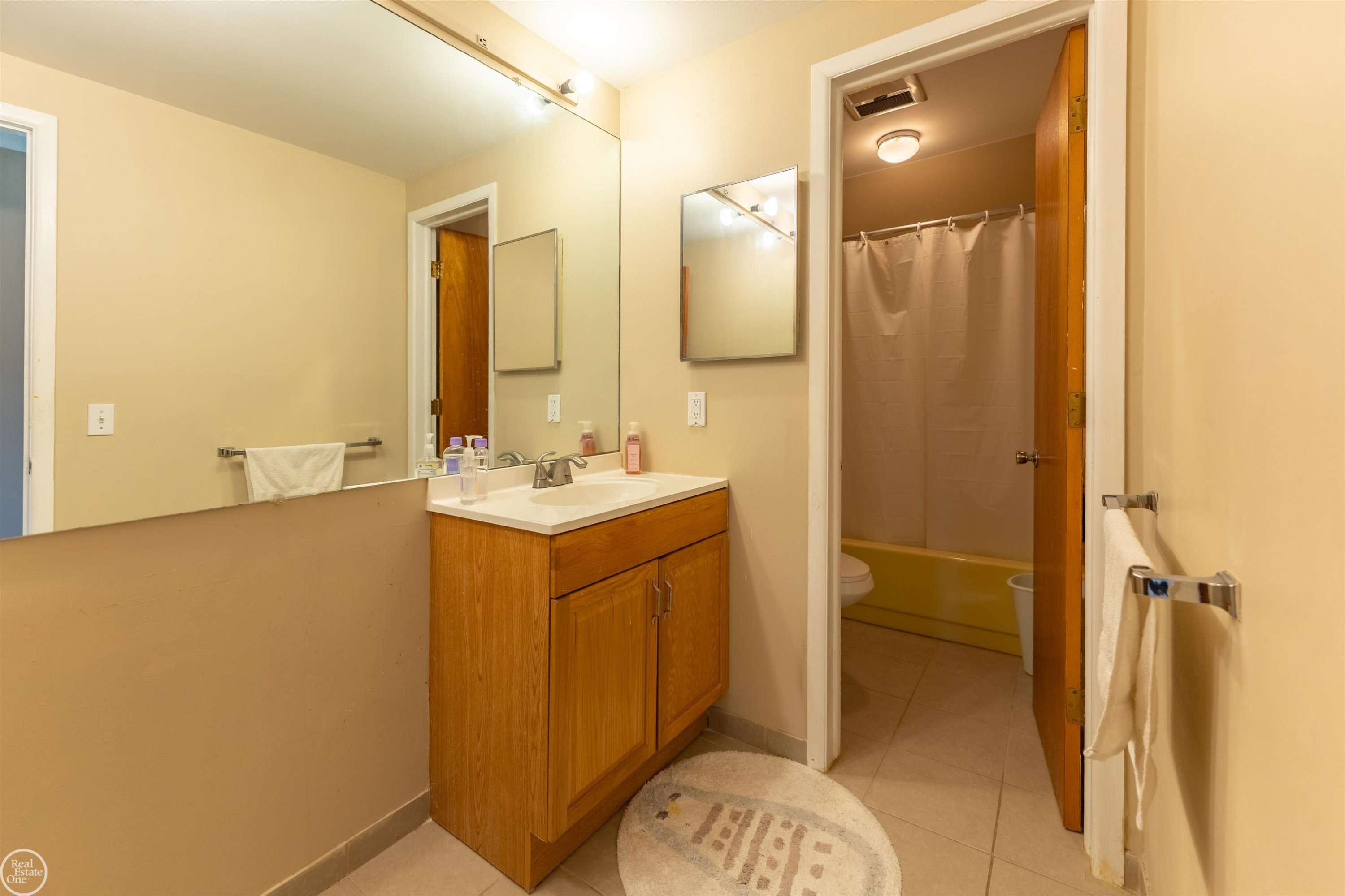 41466 Dequindre Road, Sterling Heights, MI 48314 — Photo 28