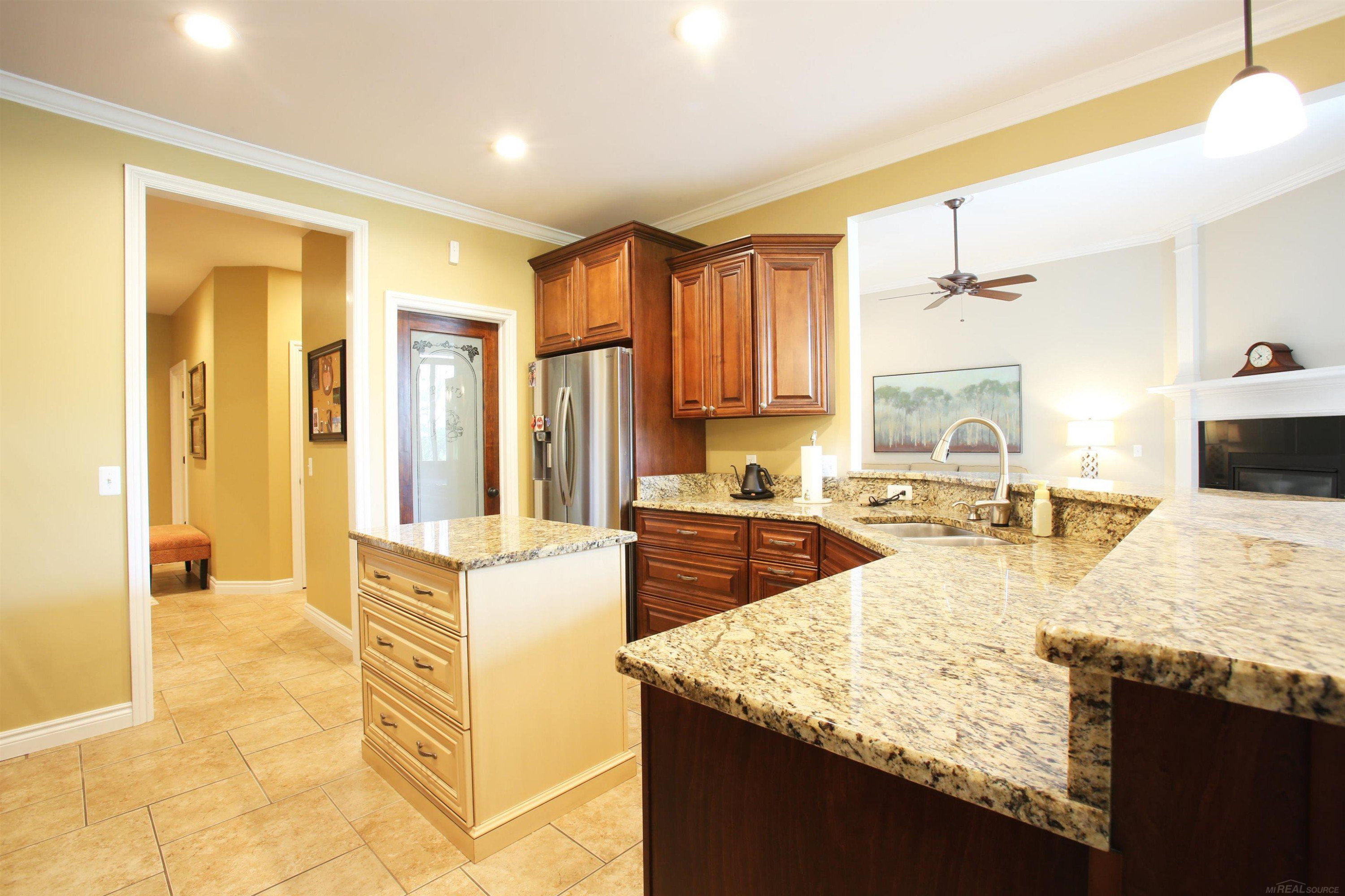 45483 Shoal Drive, Macomb, MI 48044 — Photo 9