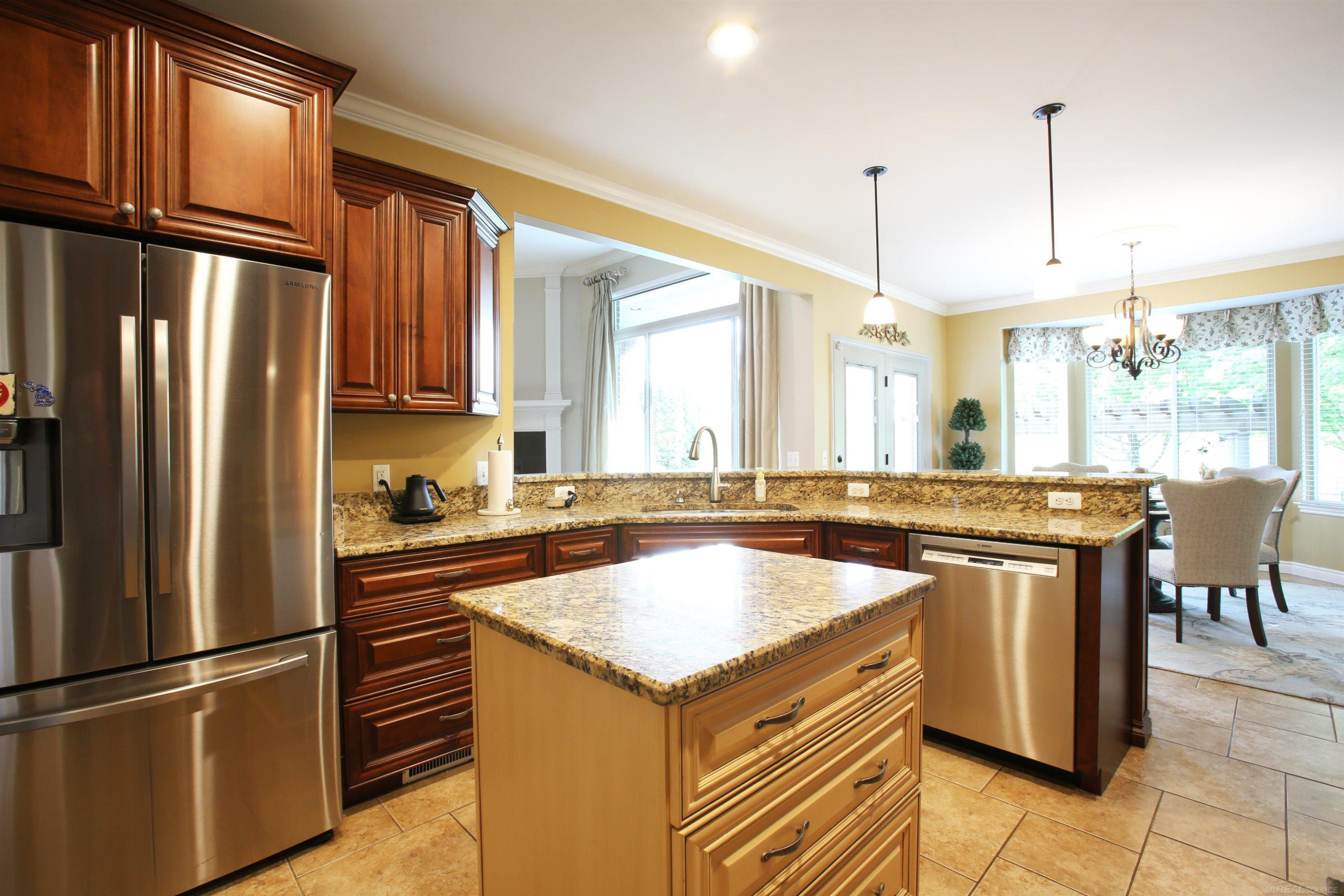 45483 Shoal Drive, Macomb, MI 48044 — Photo 11