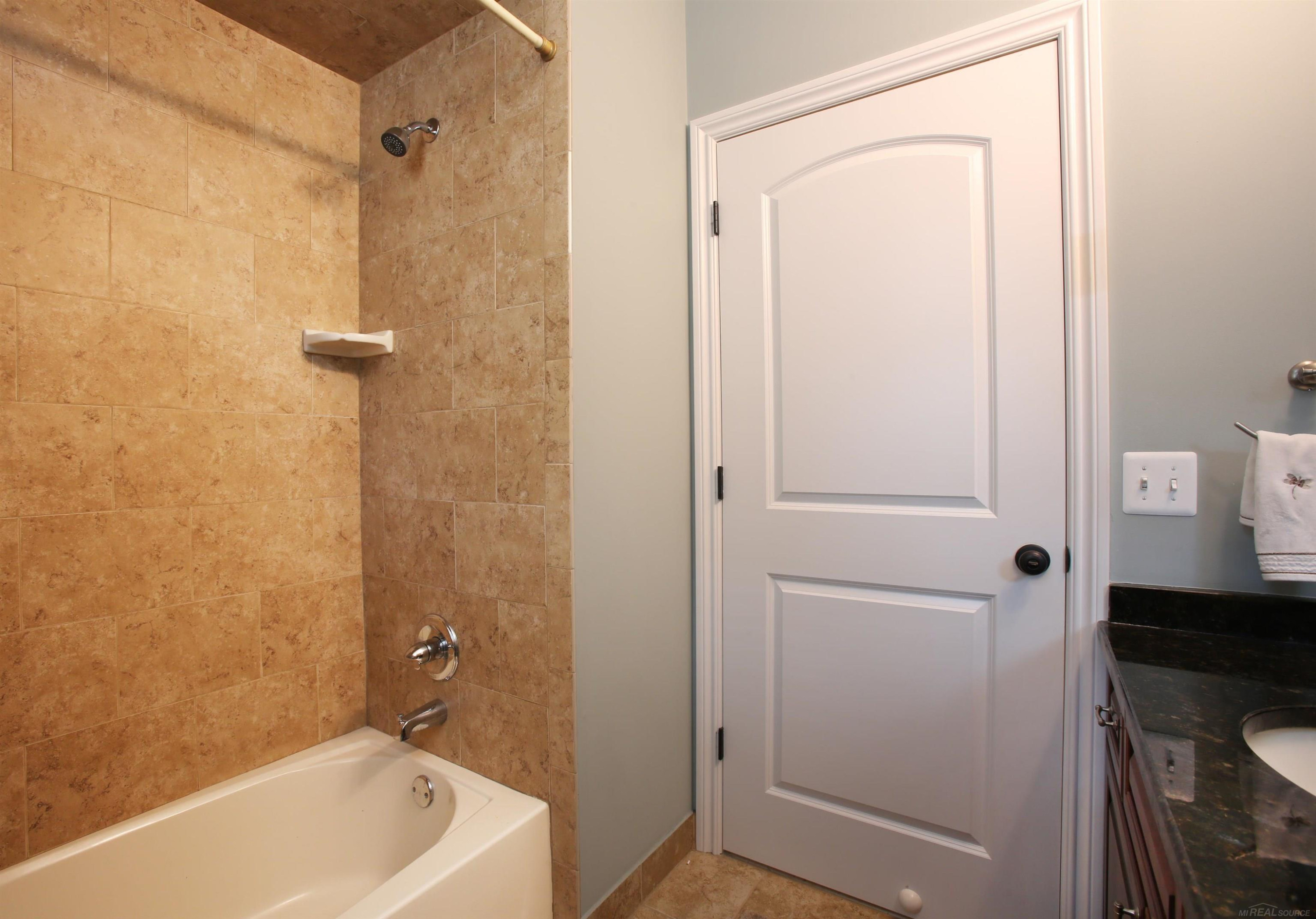 45483 Shoal Drive, Macomb, MI 48044 — Photo 18