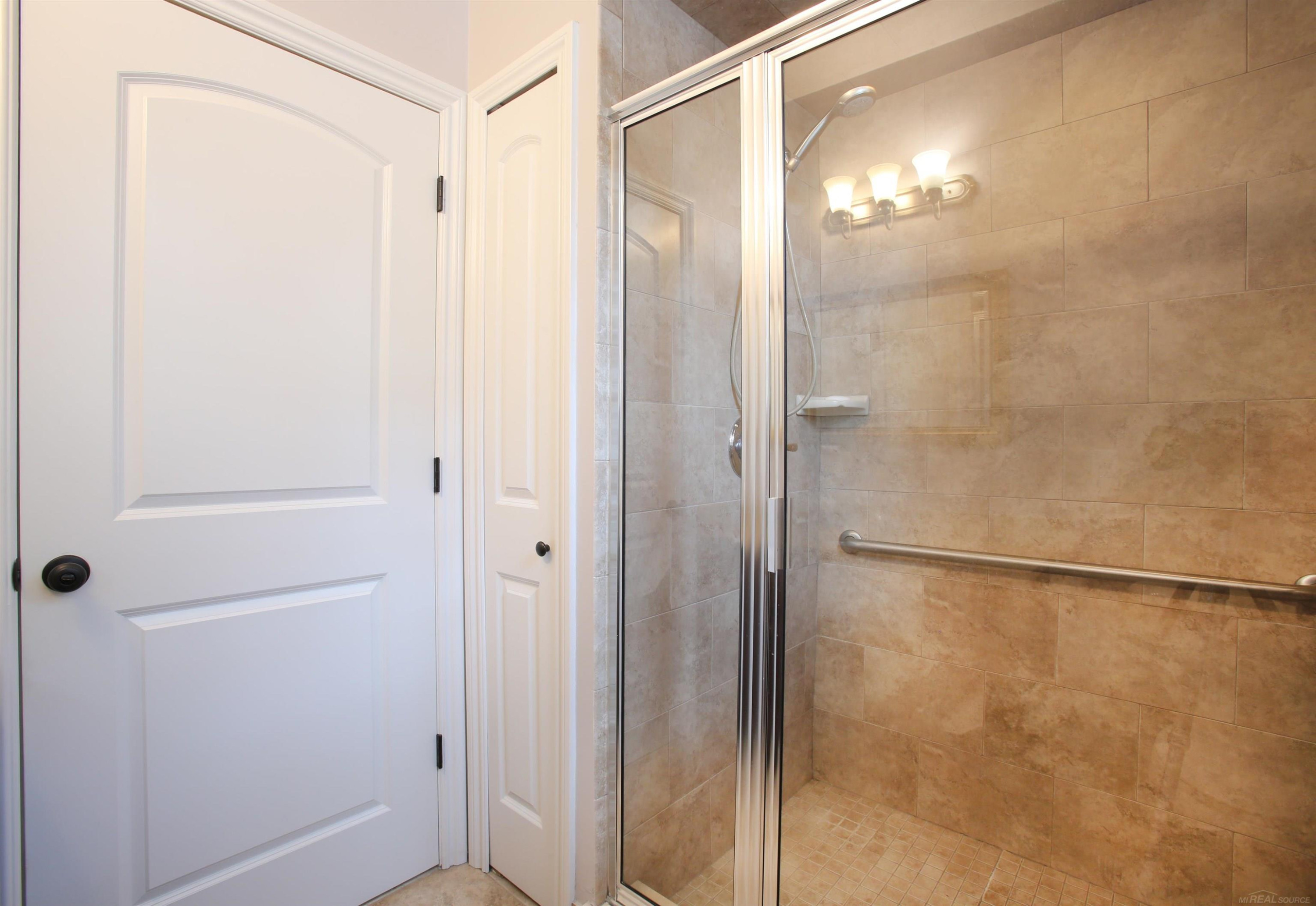 45483 Shoal Drive, Macomb, MI 48044 — Photo 20