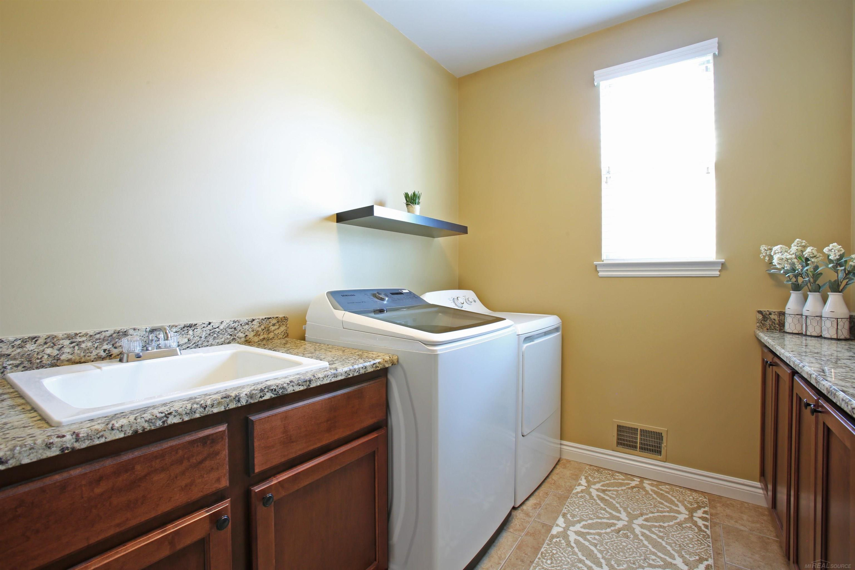 45483 Shoal Drive, Macomb, MI 48044 — Photo 32