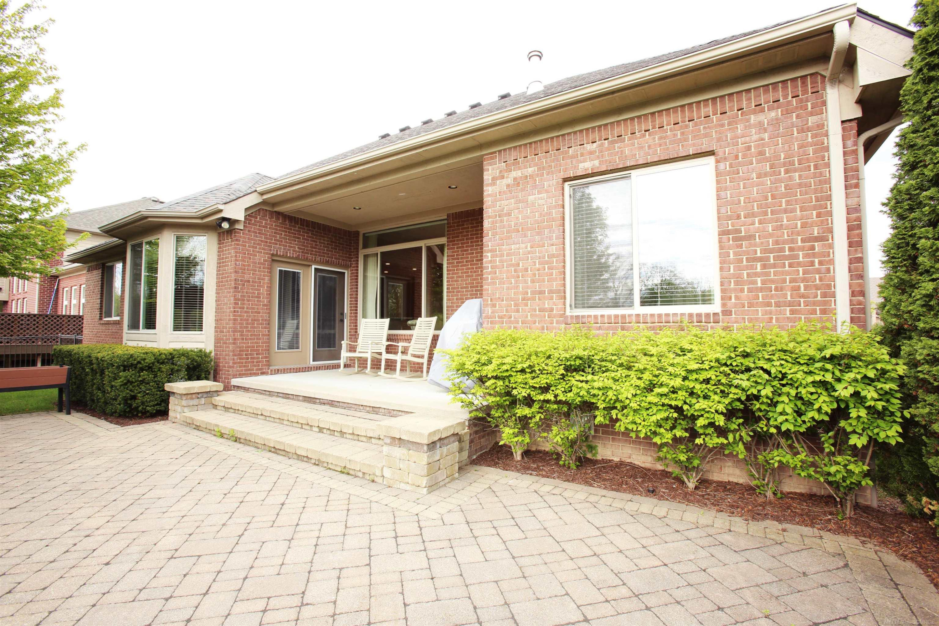 45483 Shoal Drive, Macomb, MI 48044 — Photo 44