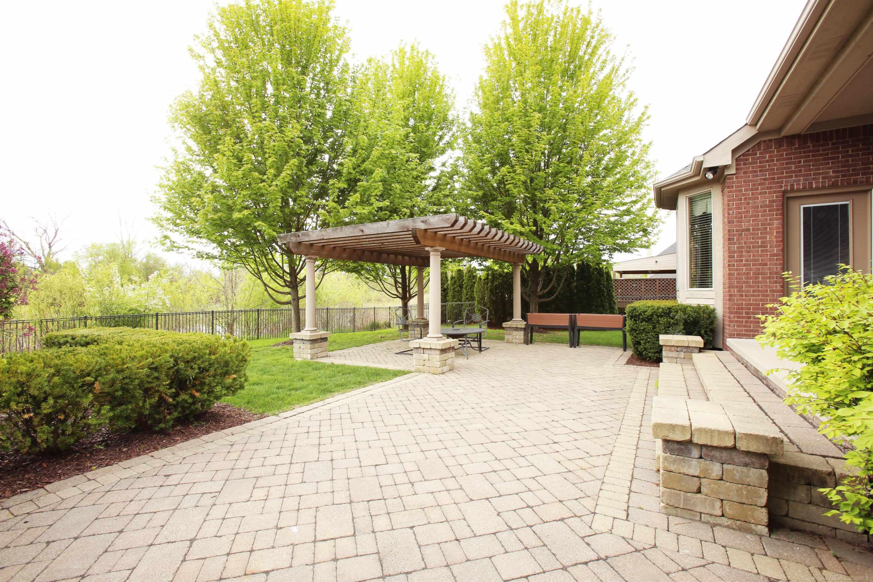 45483 Shoal Drive, Macomb, MI 48044 — Photo 45