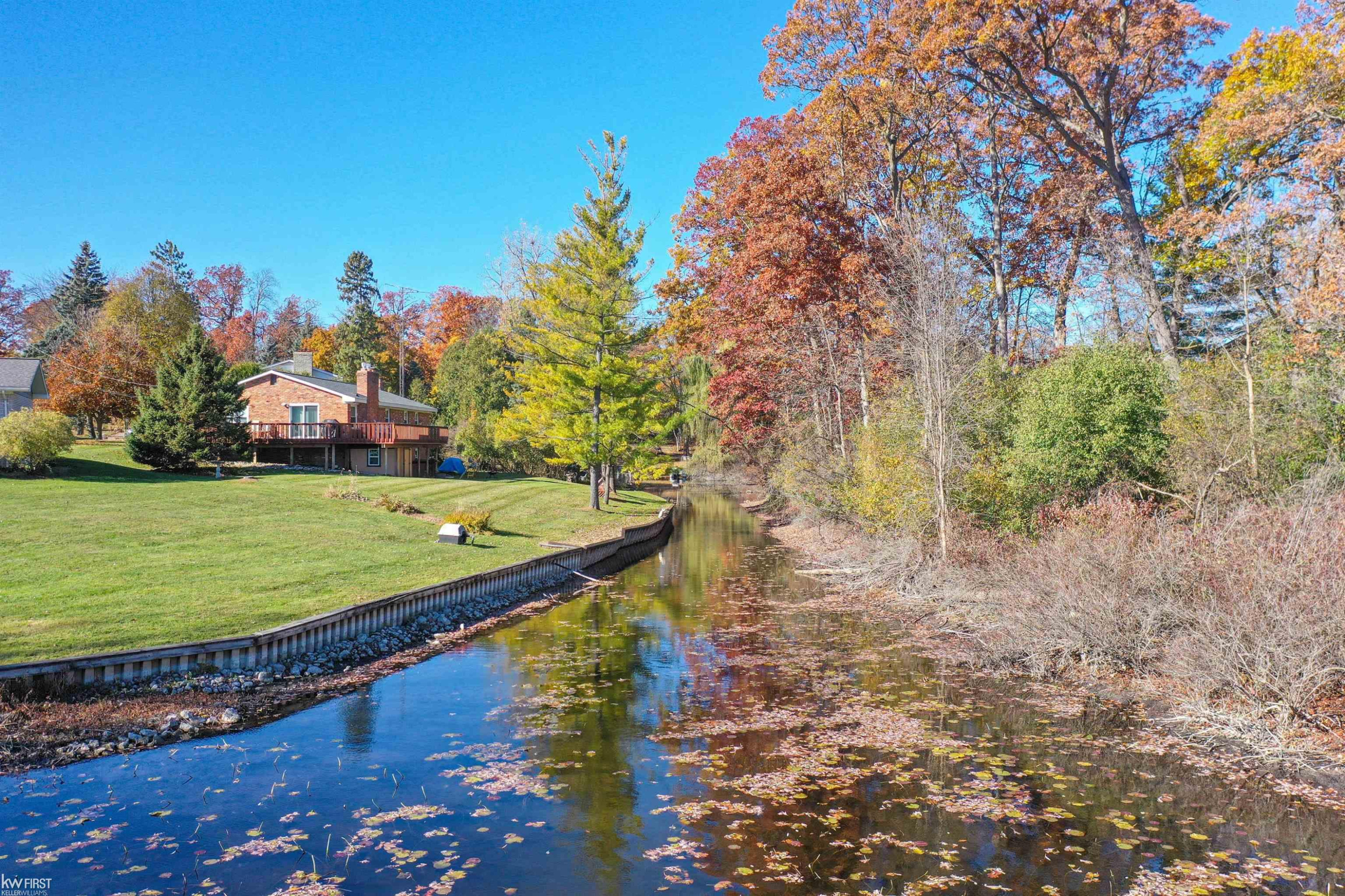 1244 Pomona Court, Fenton, MI 48430 — Photo 11