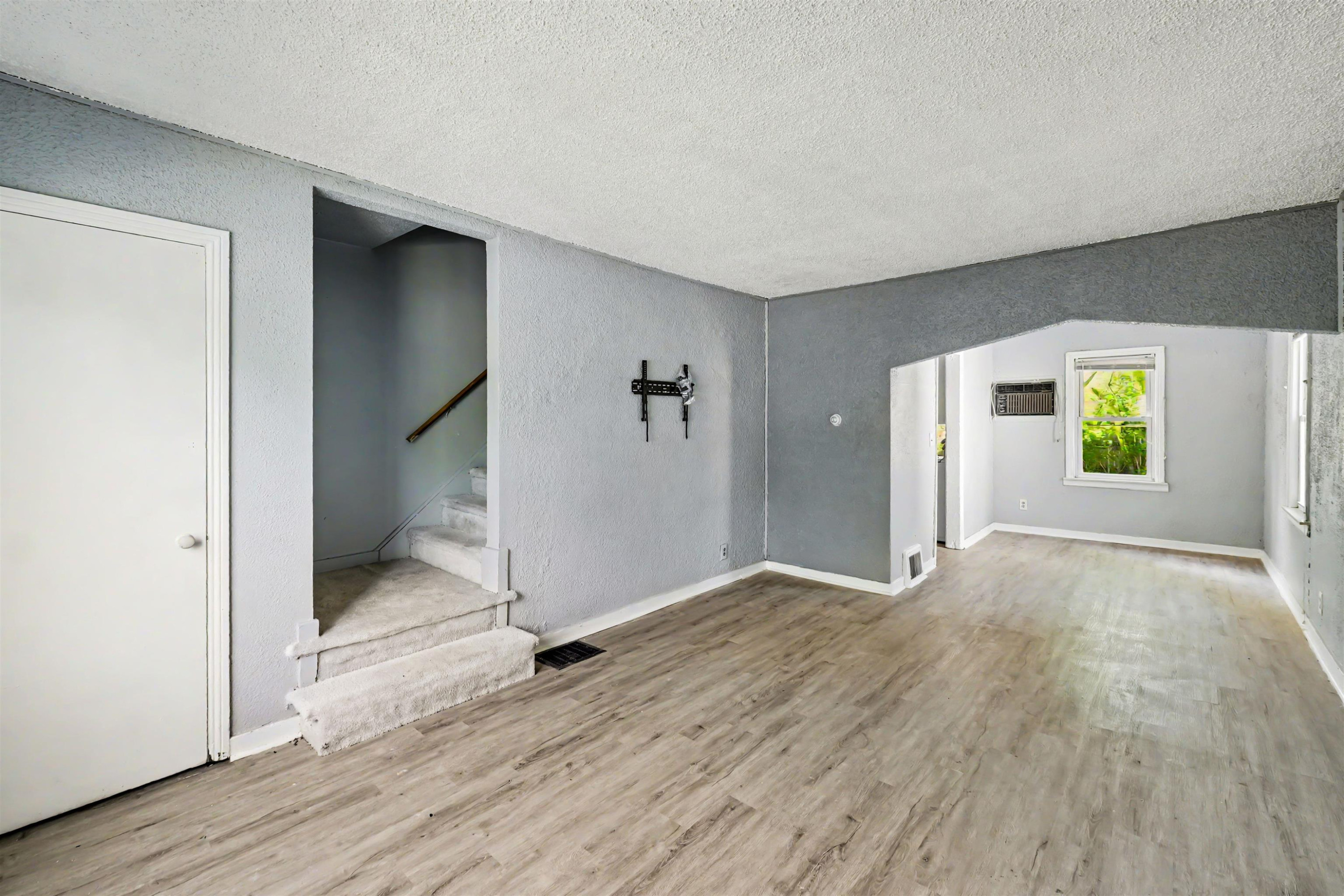 533 E 12 Street, 535, Flint, MI 48503 — Photo 8