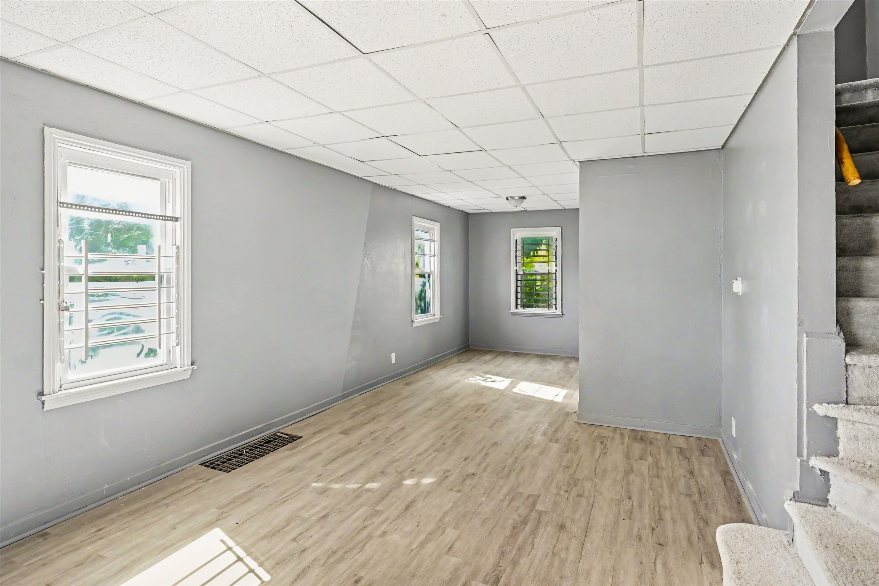 533 E 12 Street, 535, Flint, MI 48503 — Photo 10