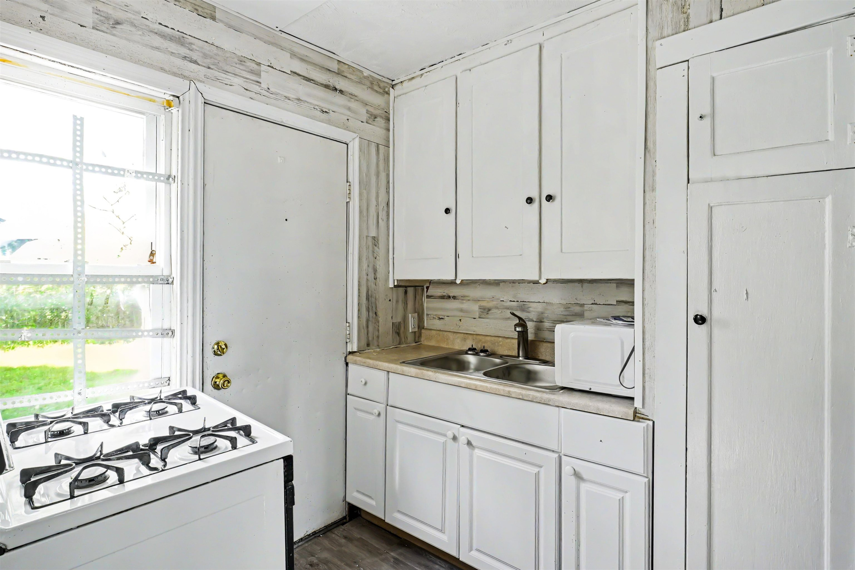 533 E 12 Street, 535, Flint, MI 48503 — Photo 12