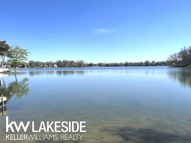 1576 Bayview St Street, Lake Orion, MI 48362