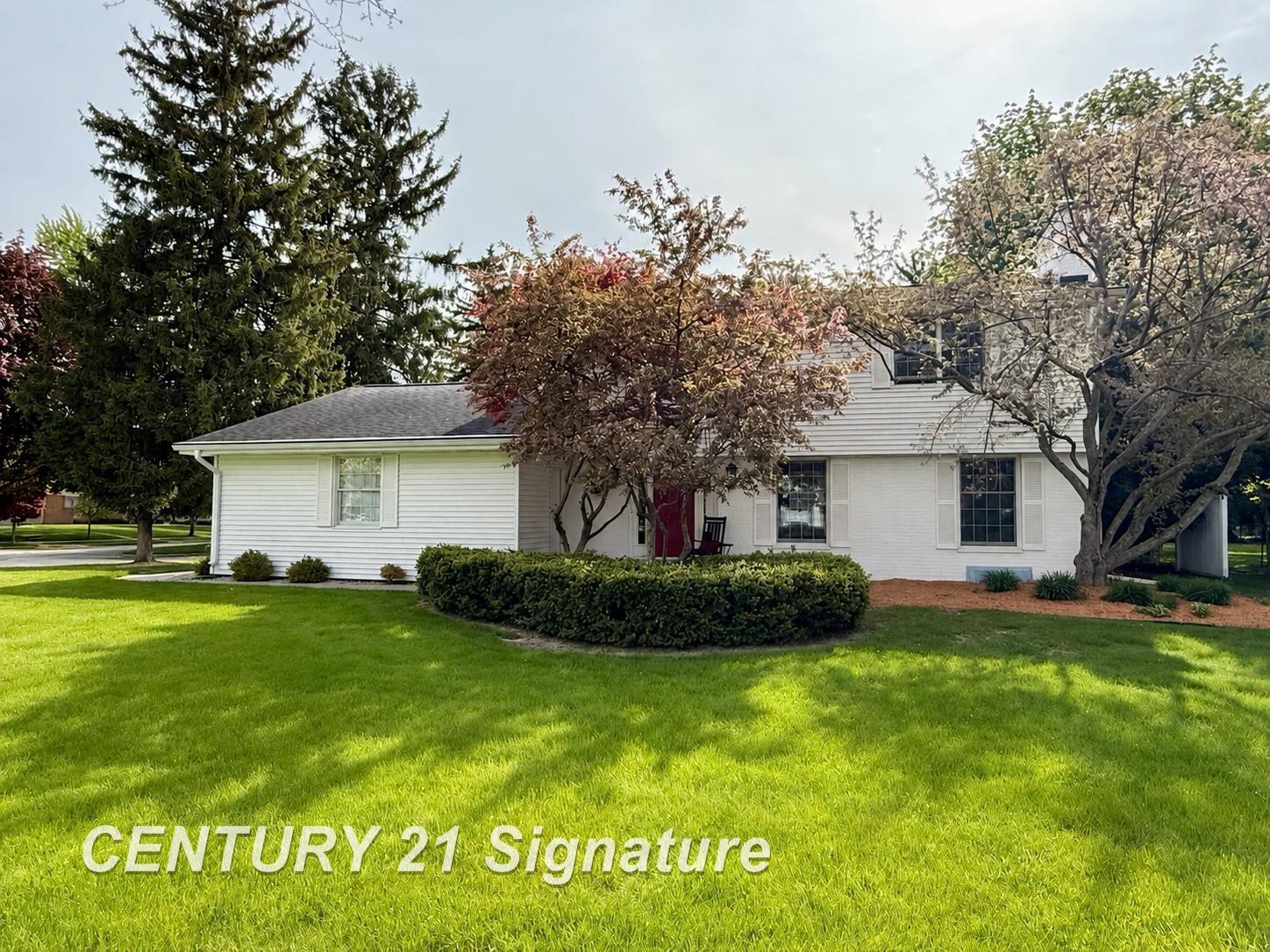 321 Somerset Road, Saginaw, MI 48638 — front exterior