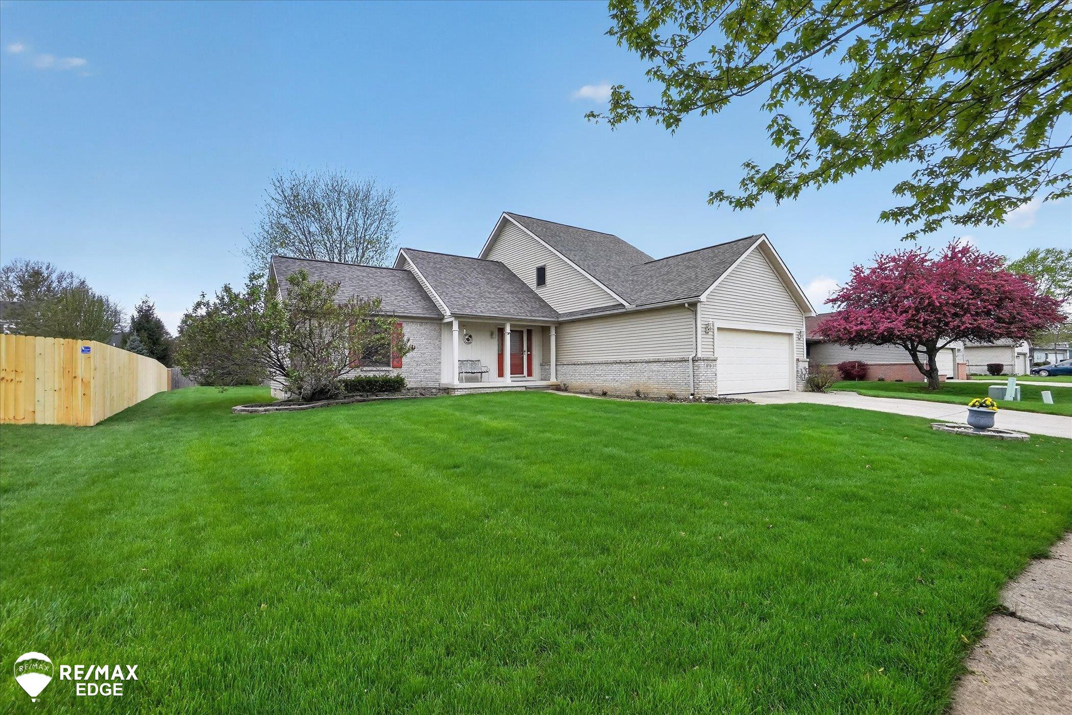 819 Village Drive, Davison, MI 48423 — Photo 2