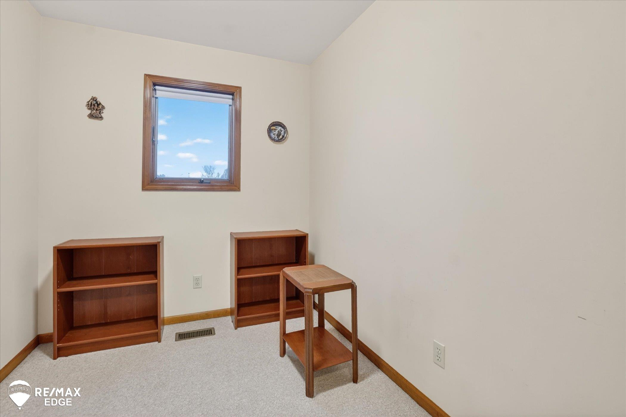 819 Village Drive, Davison, MI 48423 — Photo 24