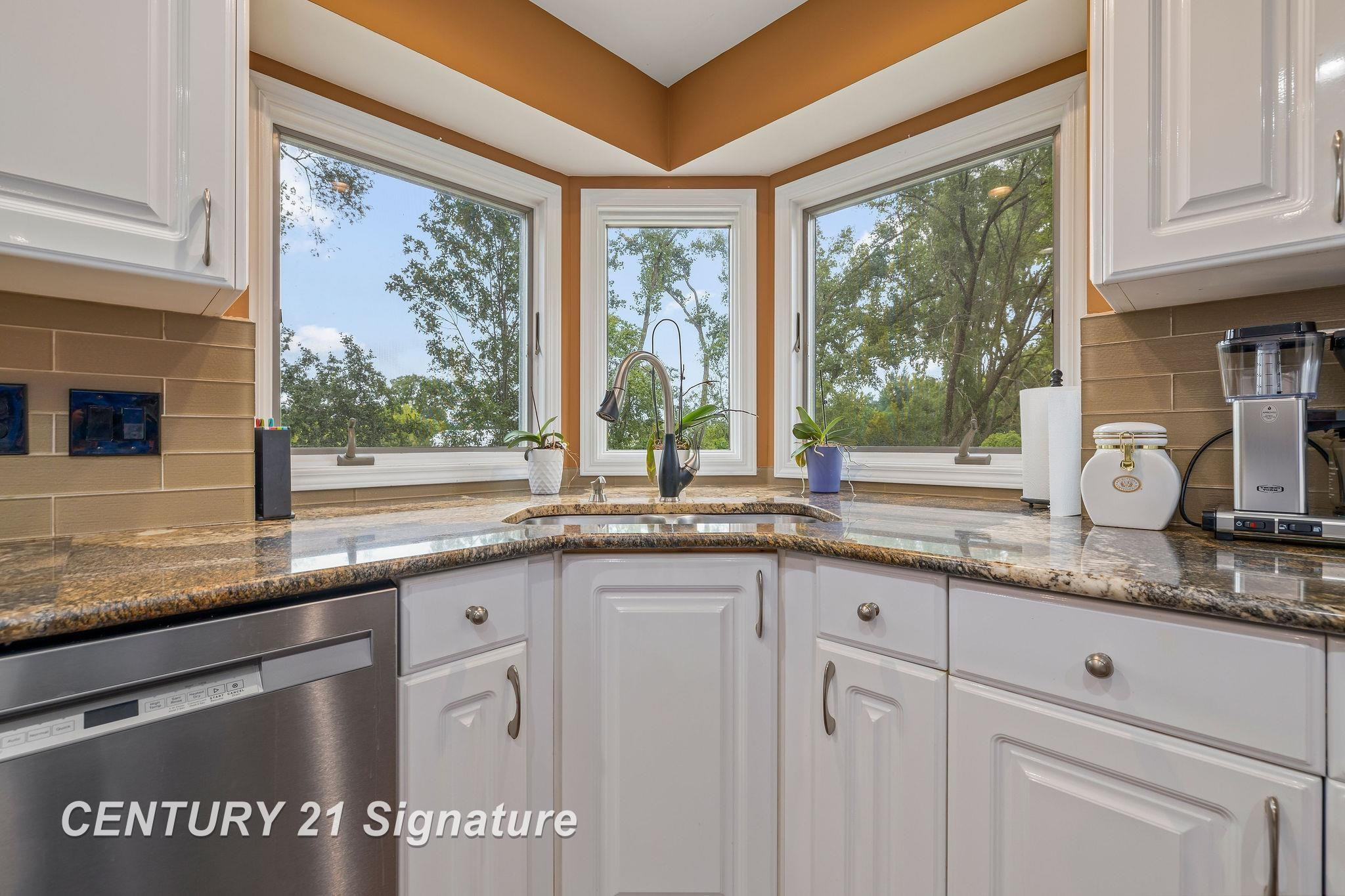 5790 Dunrovin Drive, Saginaw, MI 48638 — Photo 15