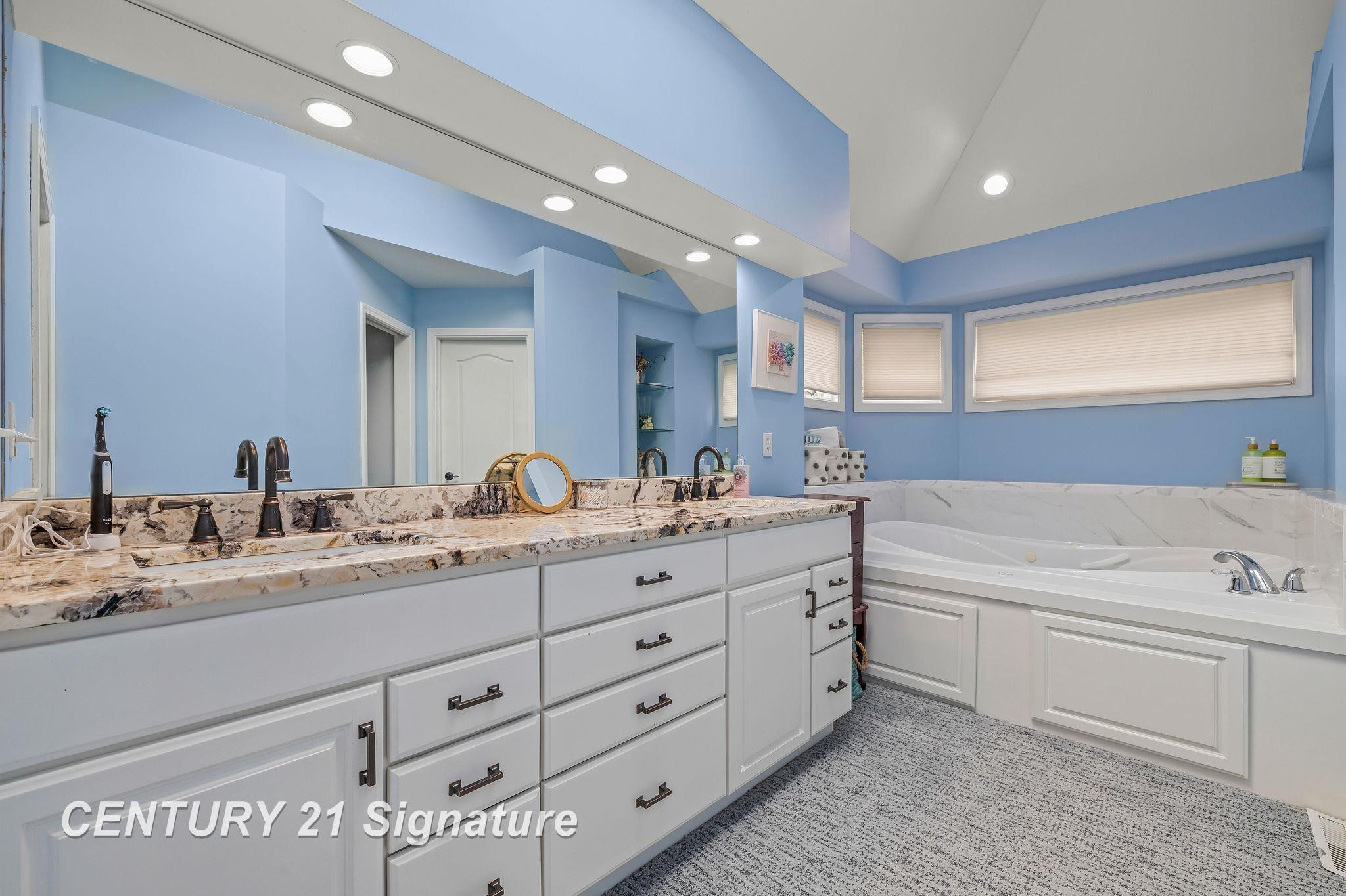 5790 Dunrovin Drive, Saginaw, MI 48638 — Photo 24