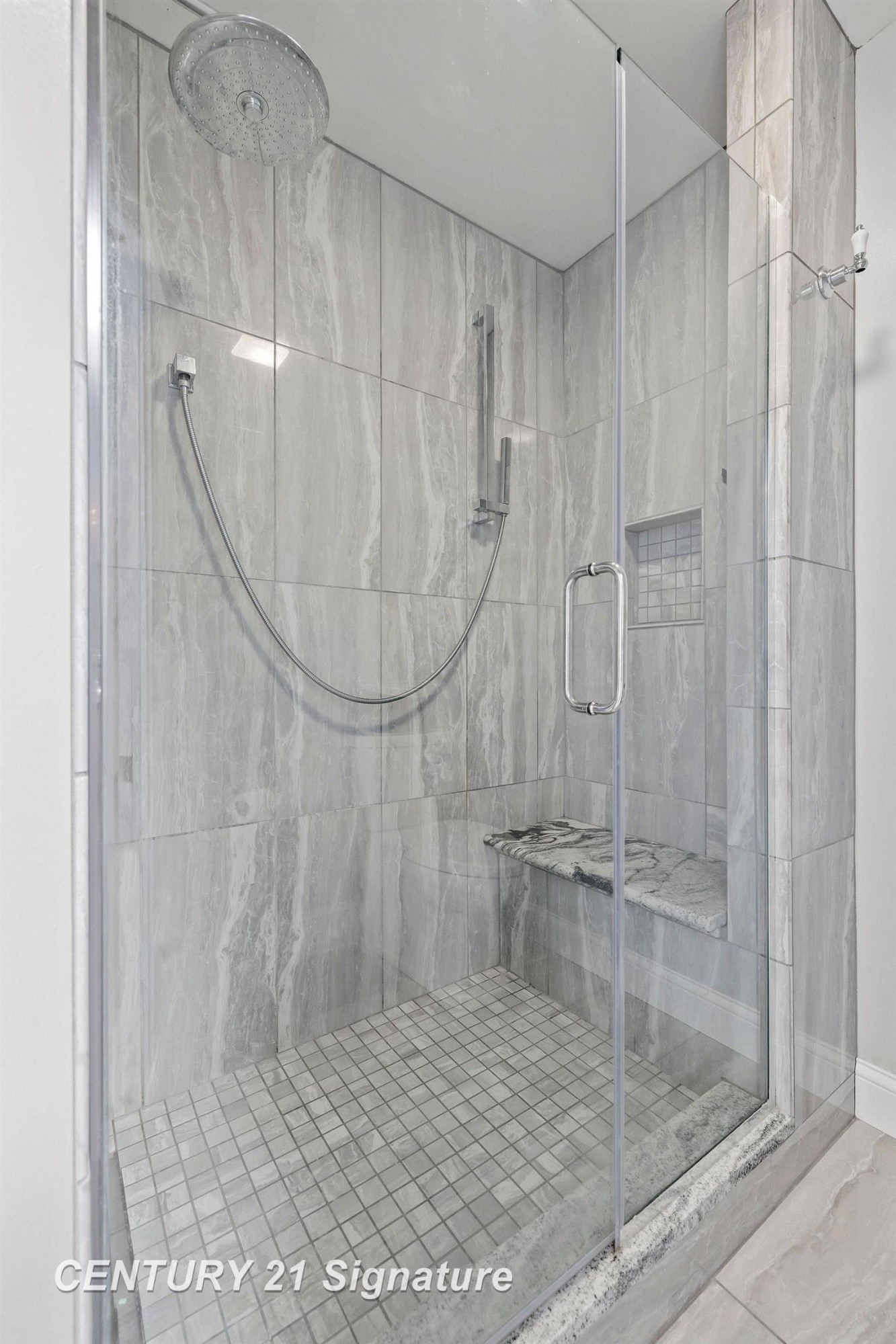5790 Dunrovin Drive, Saginaw, MI 48638 — Photo 25