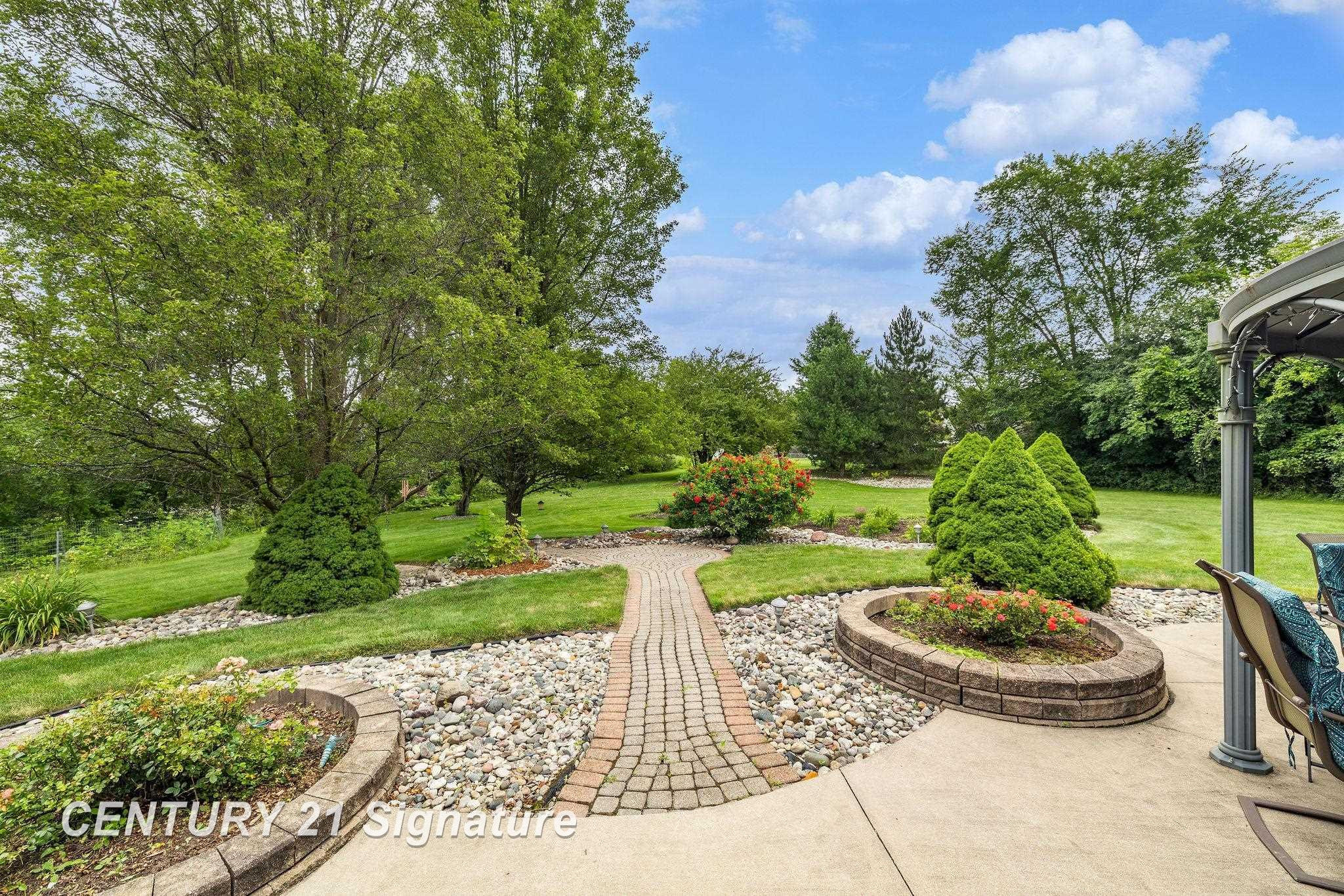 5790 Dunrovin Drive, Saginaw, MI 48638 — Photo 43