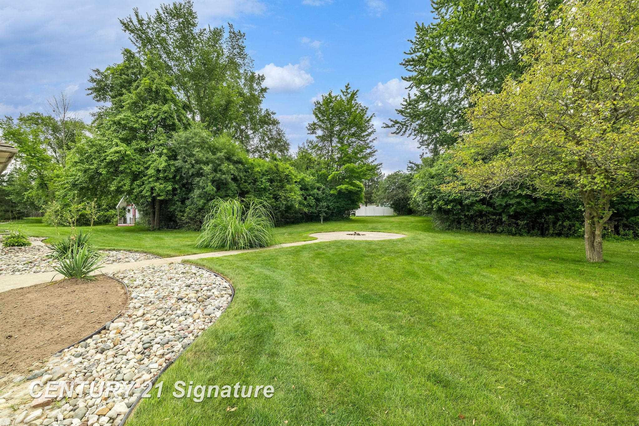 5790 Dunrovin Drive, Saginaw, MI 48638 — Photo 44