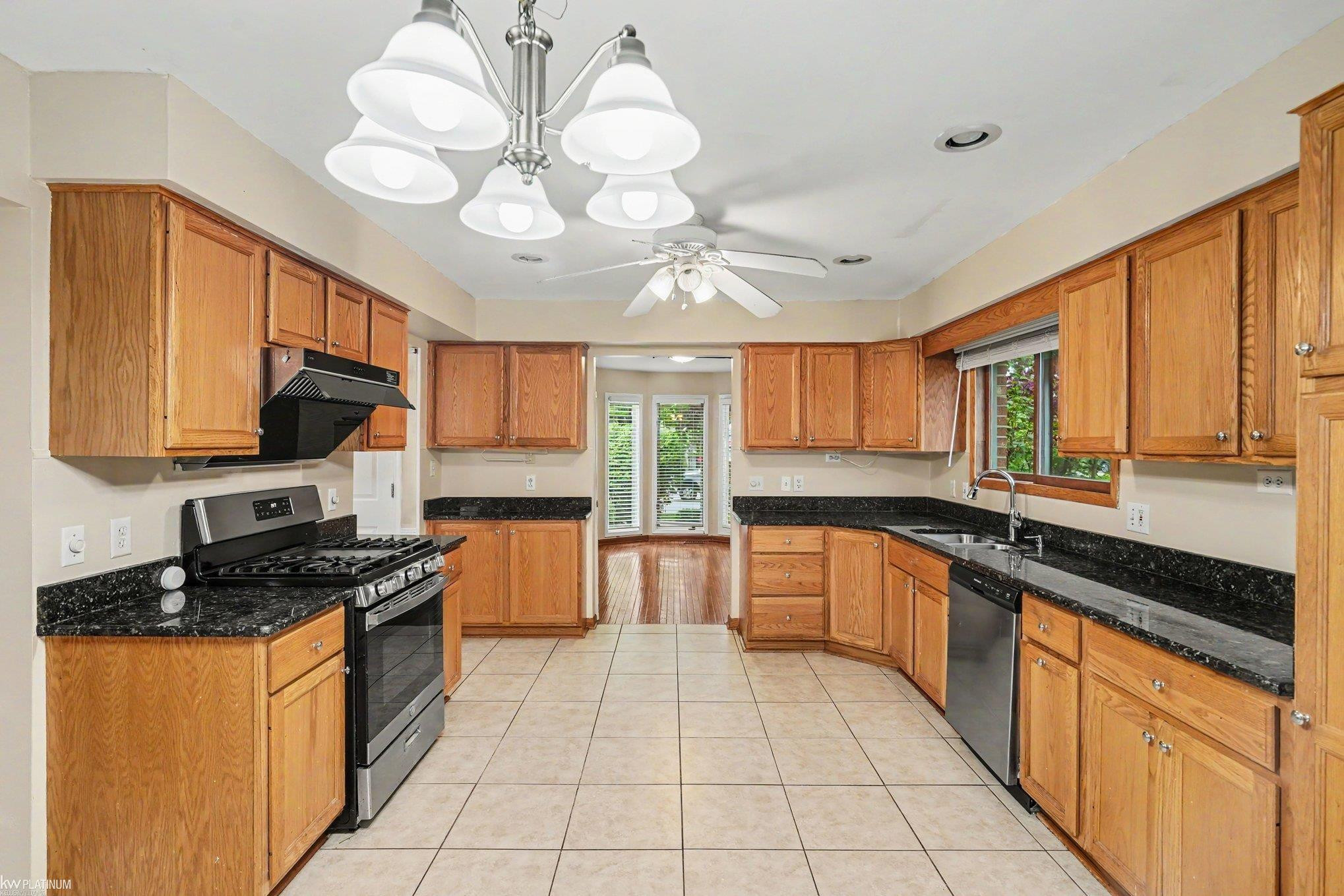 16257 Woodstream Drive, Clinton Twp, MI 48038 — Photo 12
