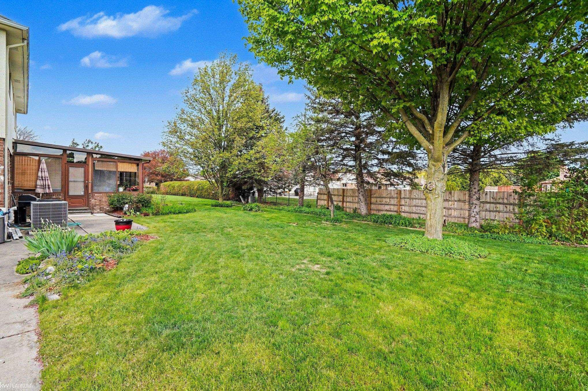 16257 Woodstream Drive, Clinton Twp, MI 48038 — Photo 35
