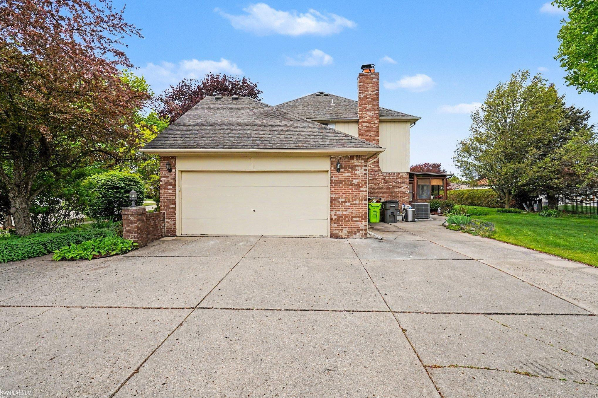 16257 Woodstream Drive, Clinton Twp, MI 48038 — Photo 36