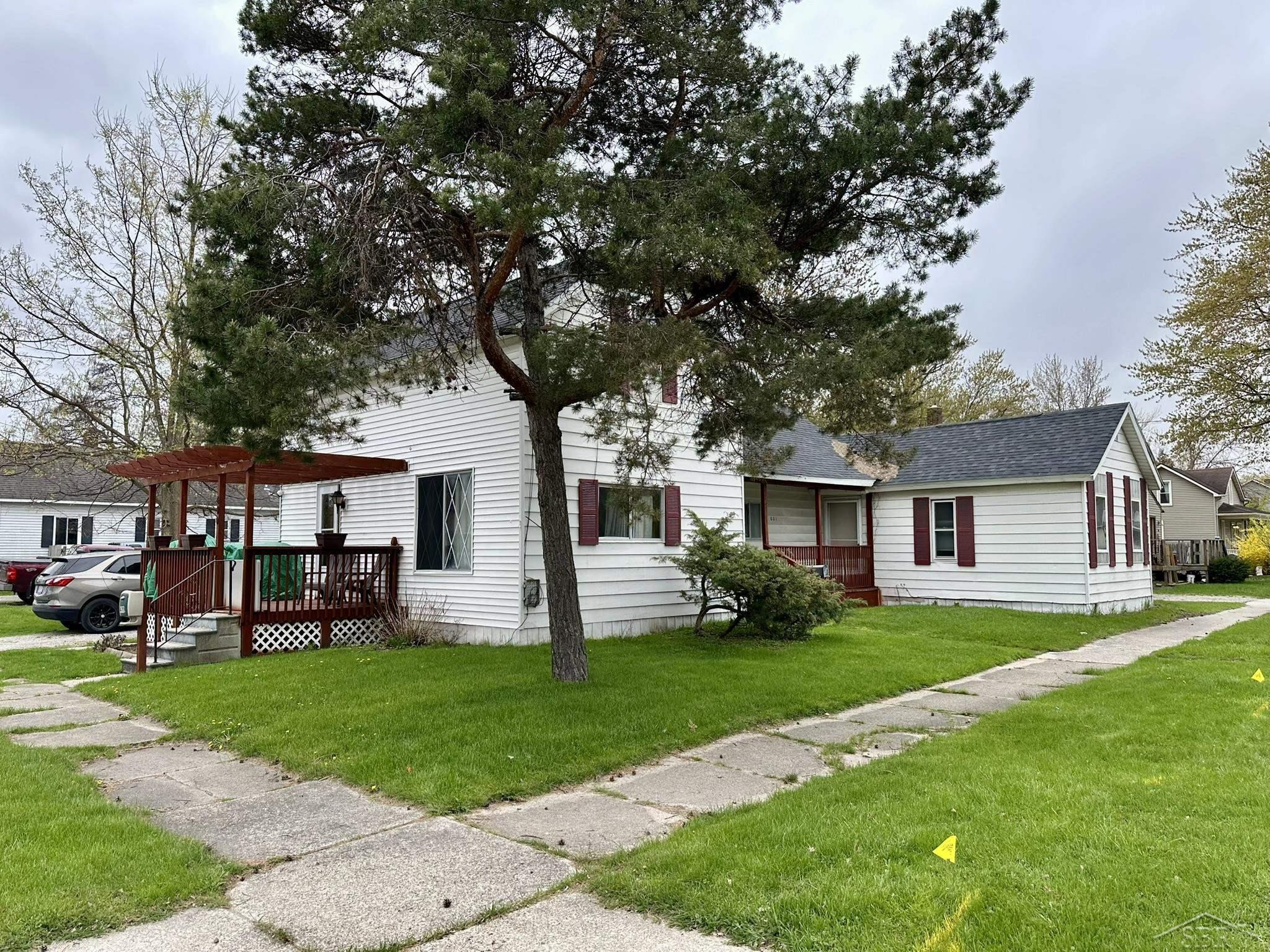 400 S Kiesel Street, Bay City, MI 48706 — Photo 2