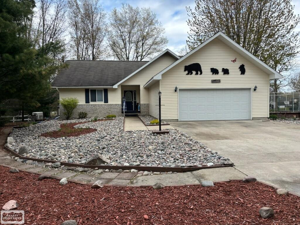 6651 Tamarack Trail, Lake, MI 48632