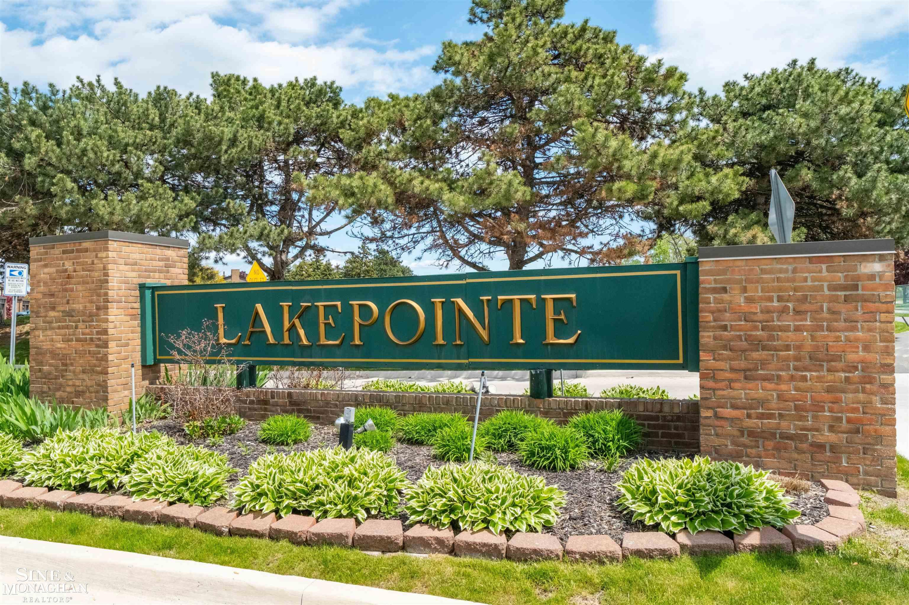 936 Country Club Drive, Saint Clair Shores, MI 48082 — Photo 2