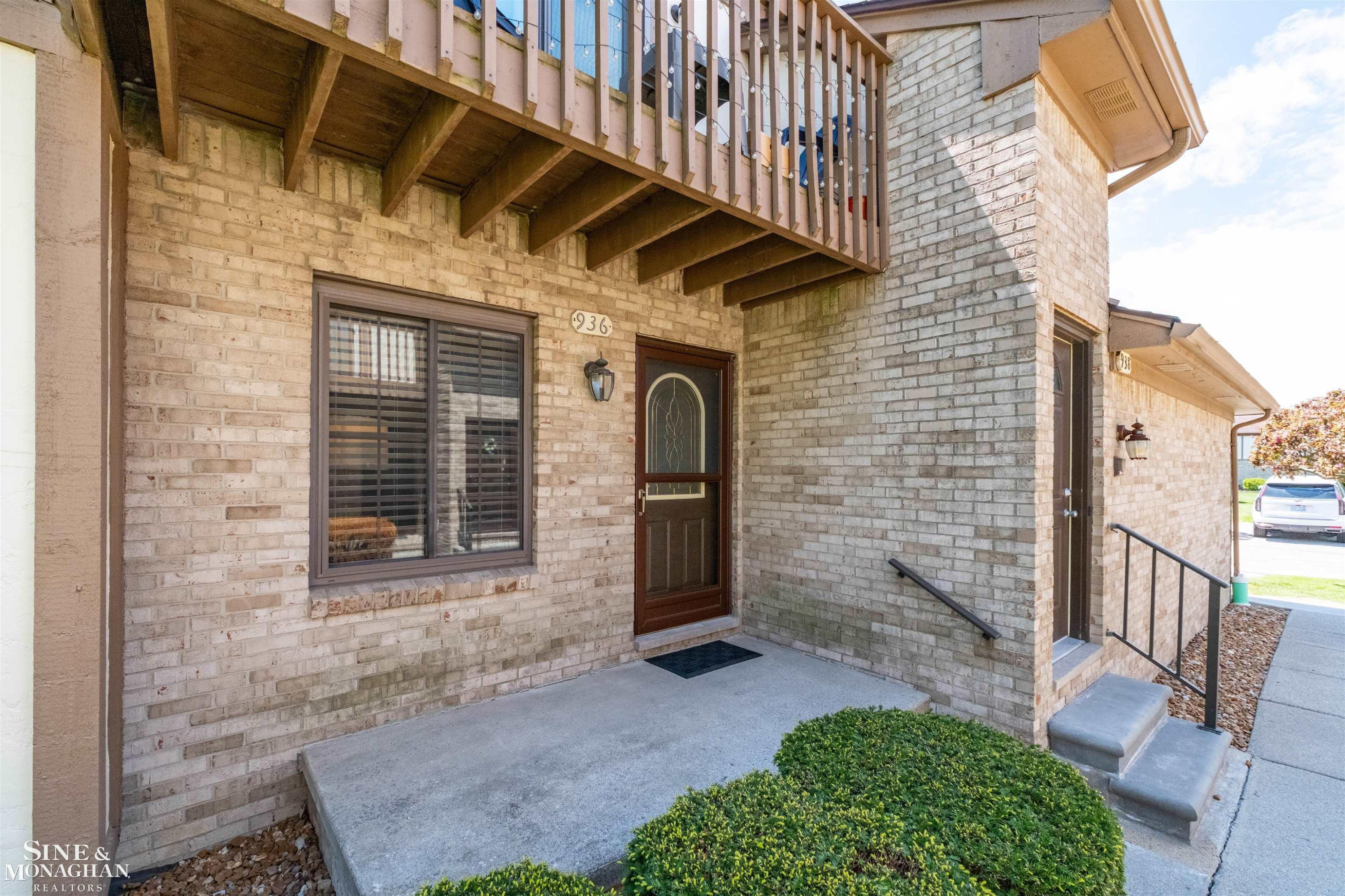 936 Country Club Drive, Saint Clair Shores, MI 48082 — Photo 4