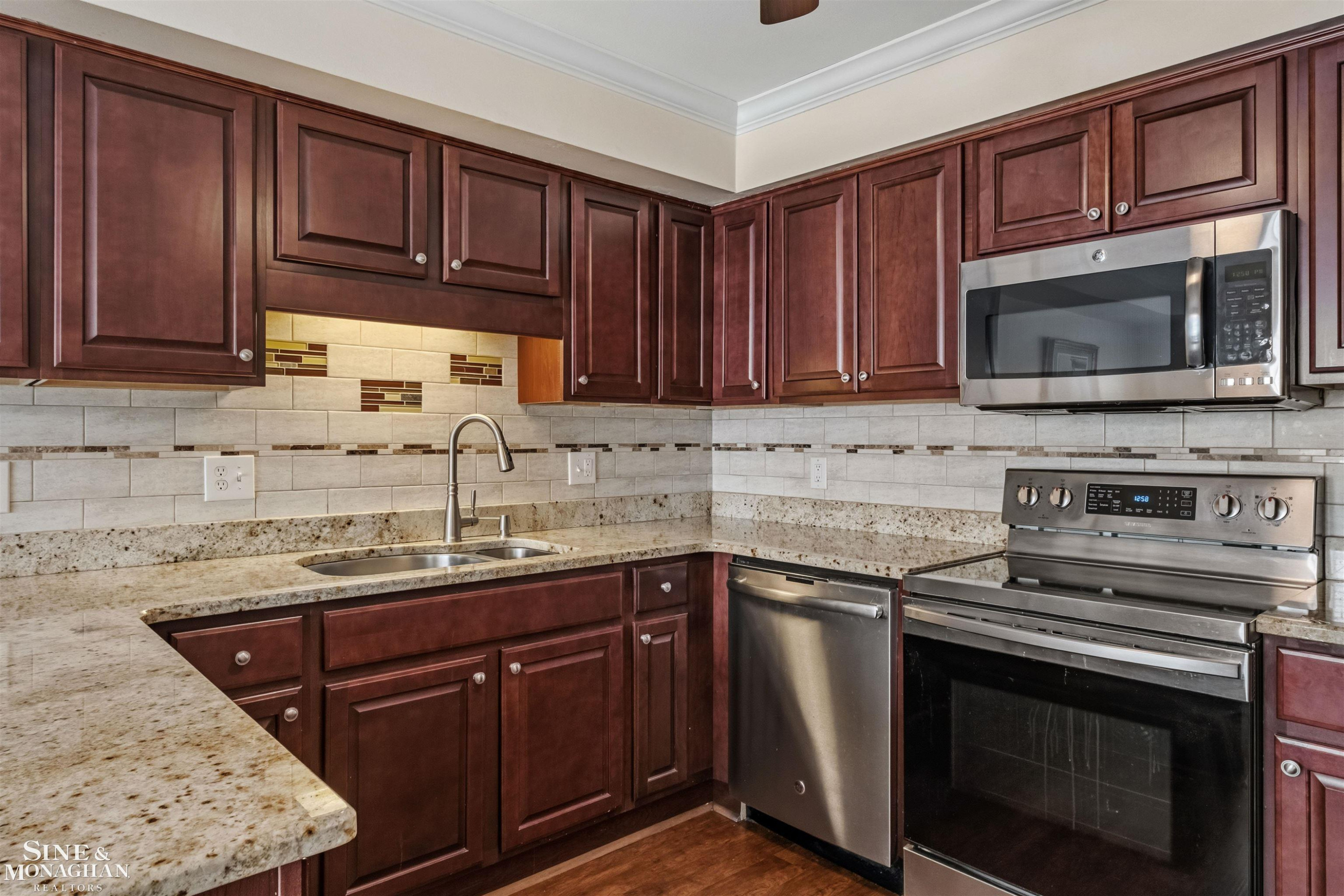 936 Country Club Drive, Saint Clair Shores, MI 48082 — Photo 11