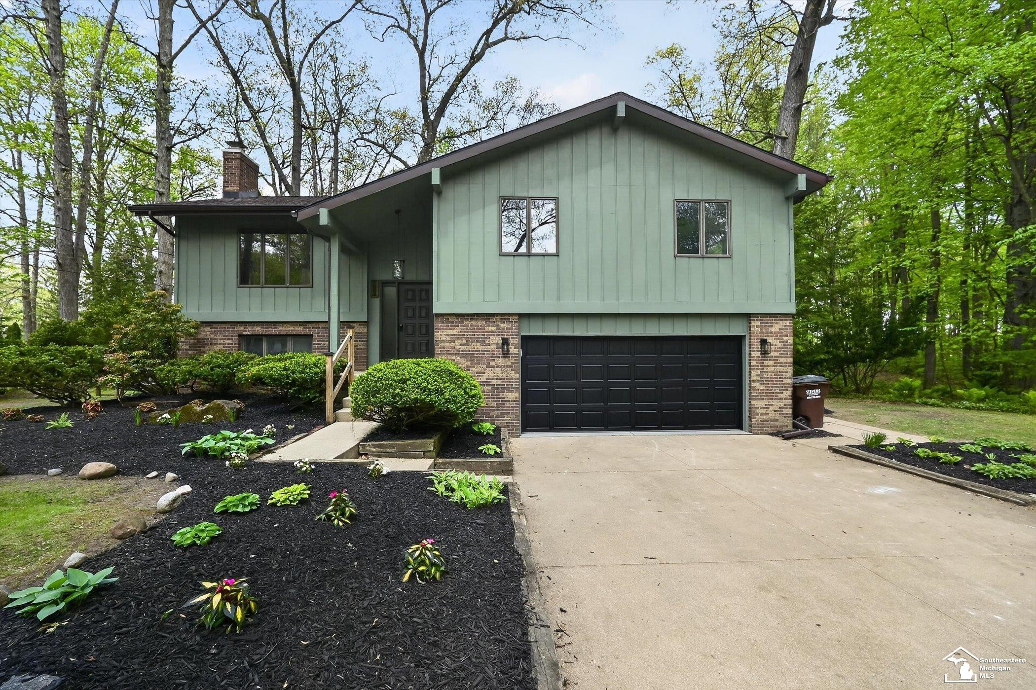 1882 Brookwood Lane, Temperance, MI 48182 — front exterior