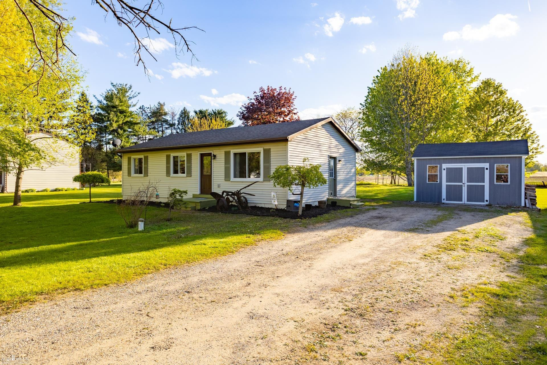 6816 S Delaney Road, Owosso, MI 48867 — Photo 23