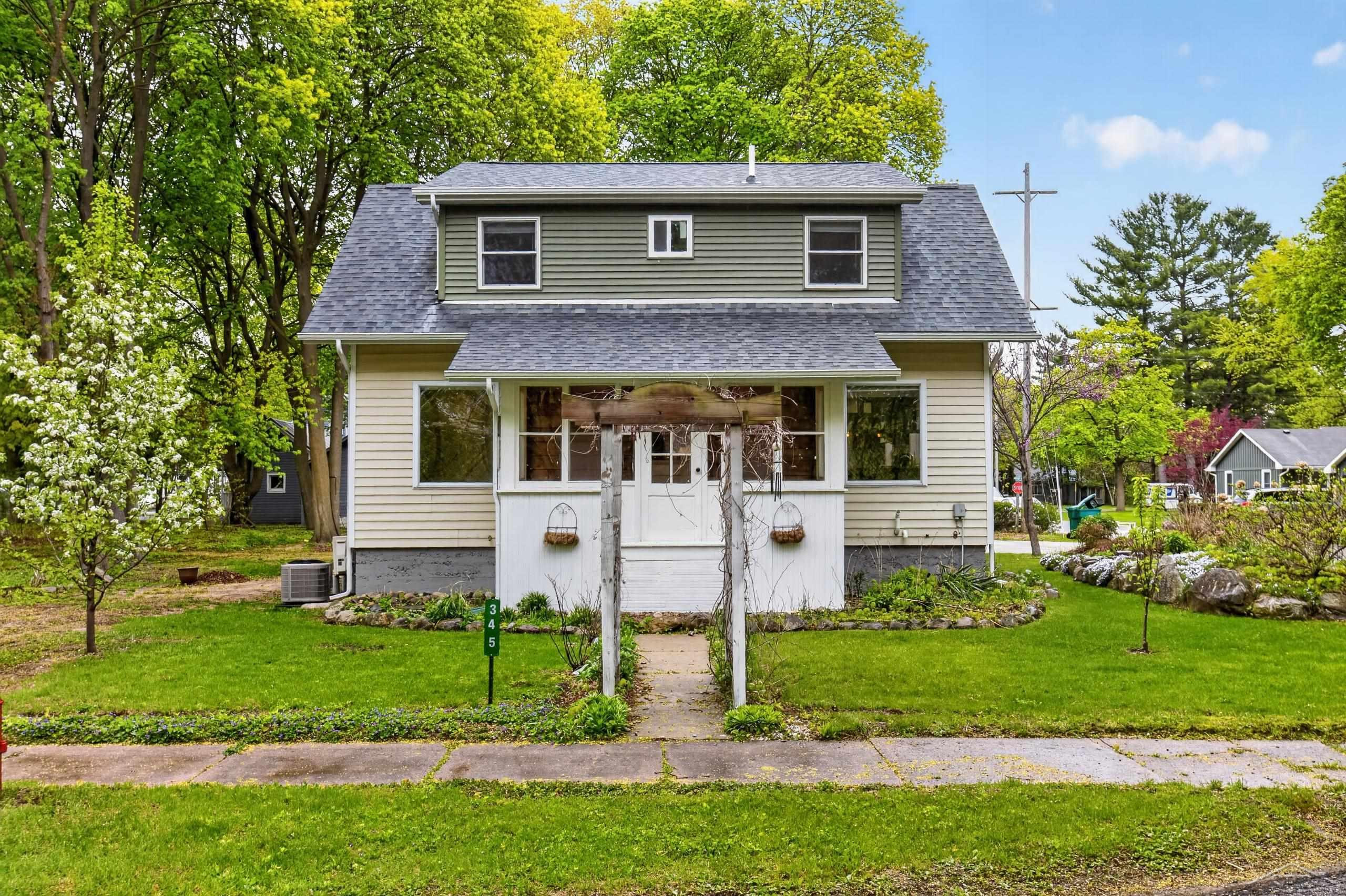 345 S Arcade Street, Gladwin, MI 48624 — Photo 2
